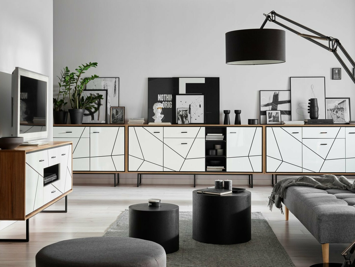 Kомод Ruvmela 102