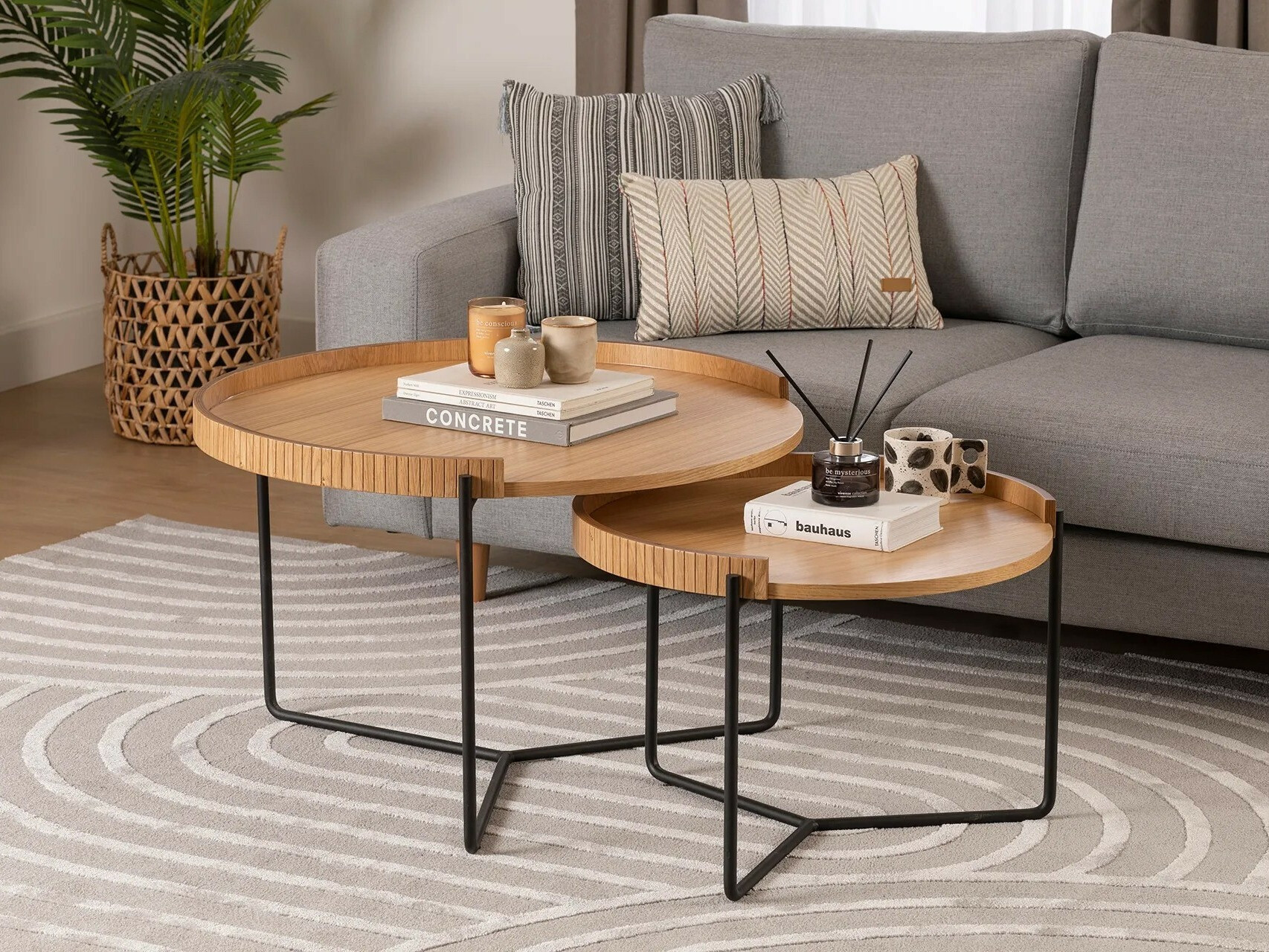 Žurnālu galdiņu komplekts Kailua 2135 (Gaišs koks)