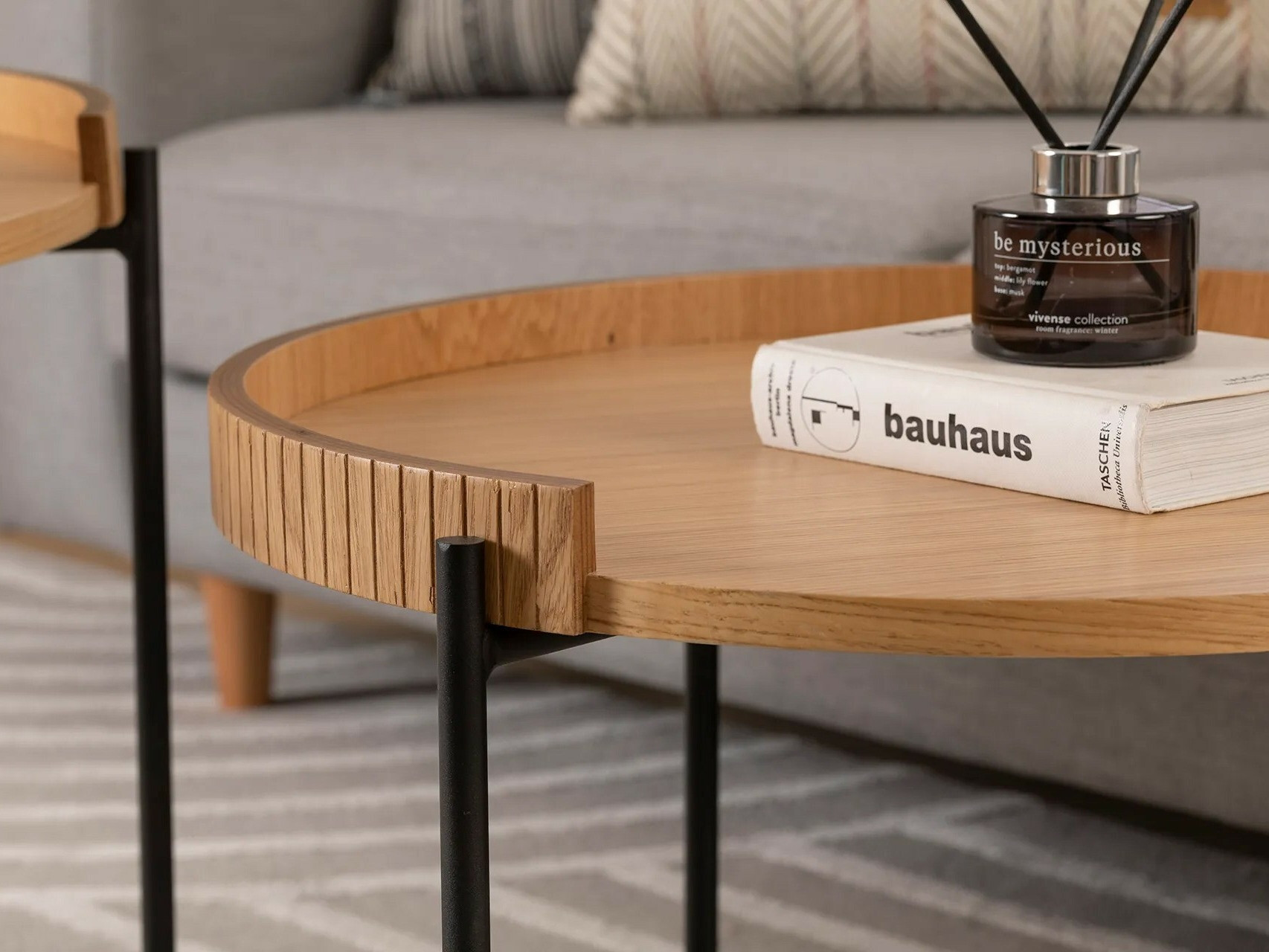 Žurnālu galdiņu komplekts Kailua 2135 (Gaišs koks)