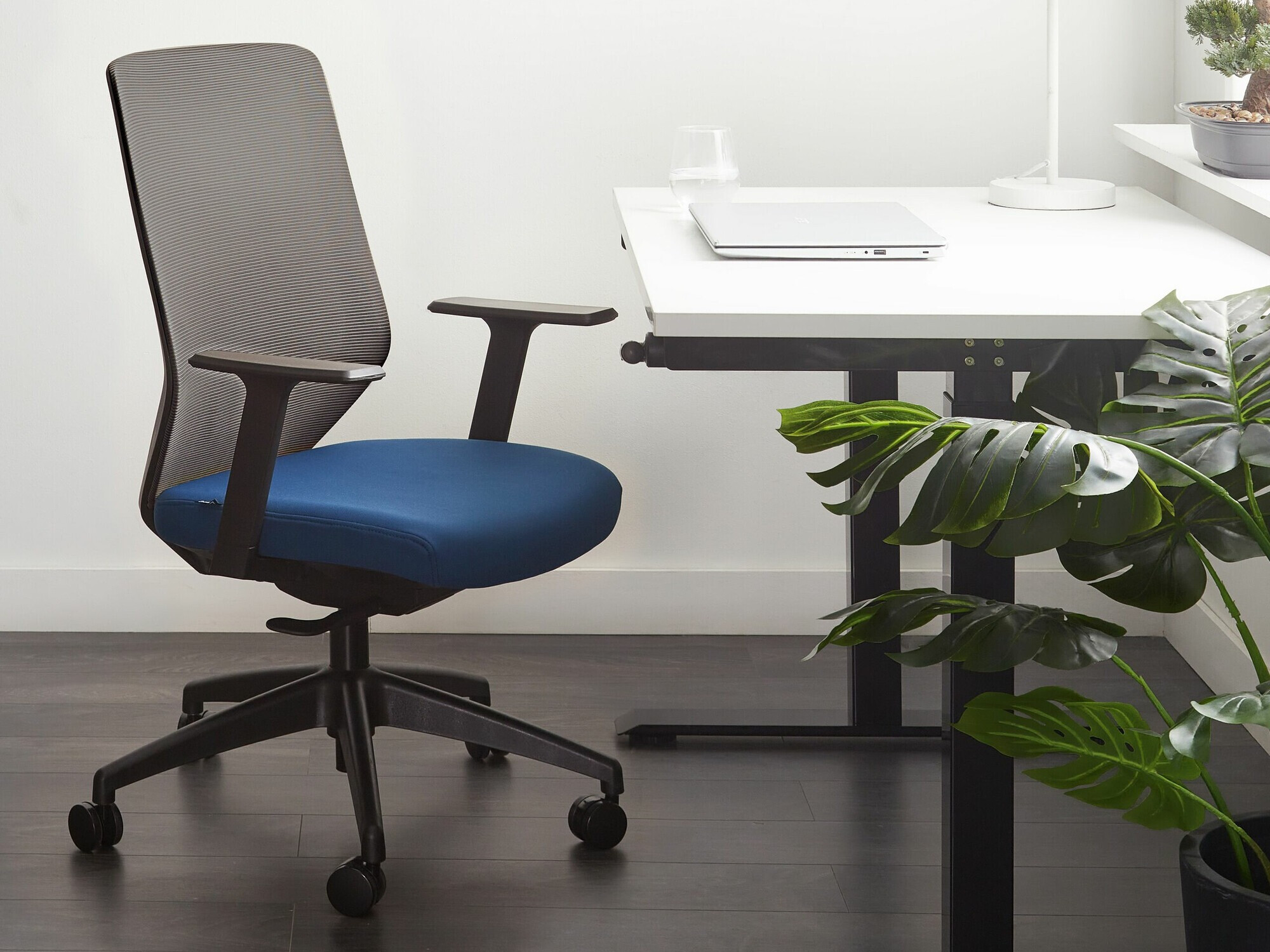 Офисный стул Berwyn 2071 (Серый + Синий)