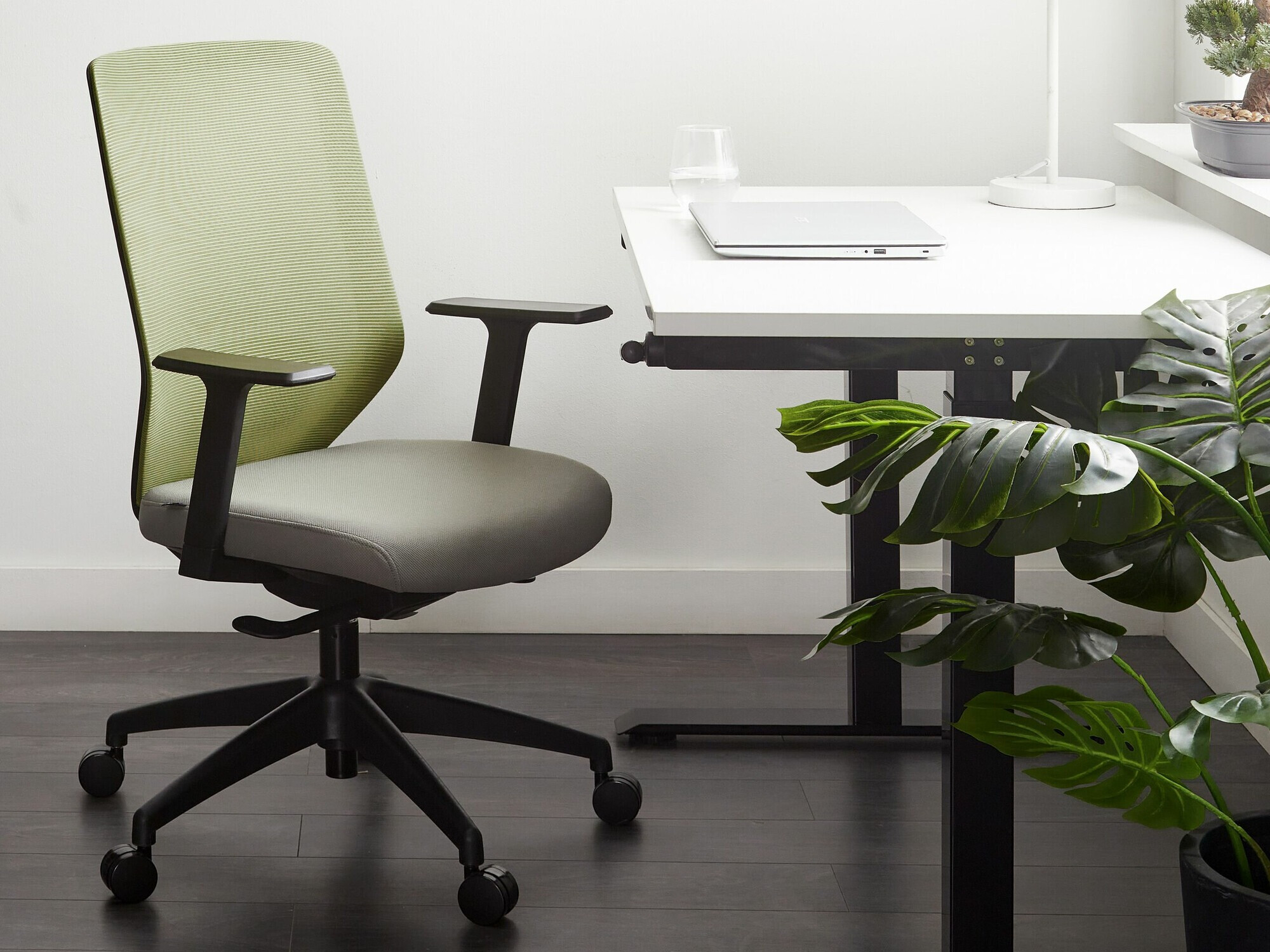 Офисный стул Berwyn 2071 (Светло-зеленый + Светло-серый)