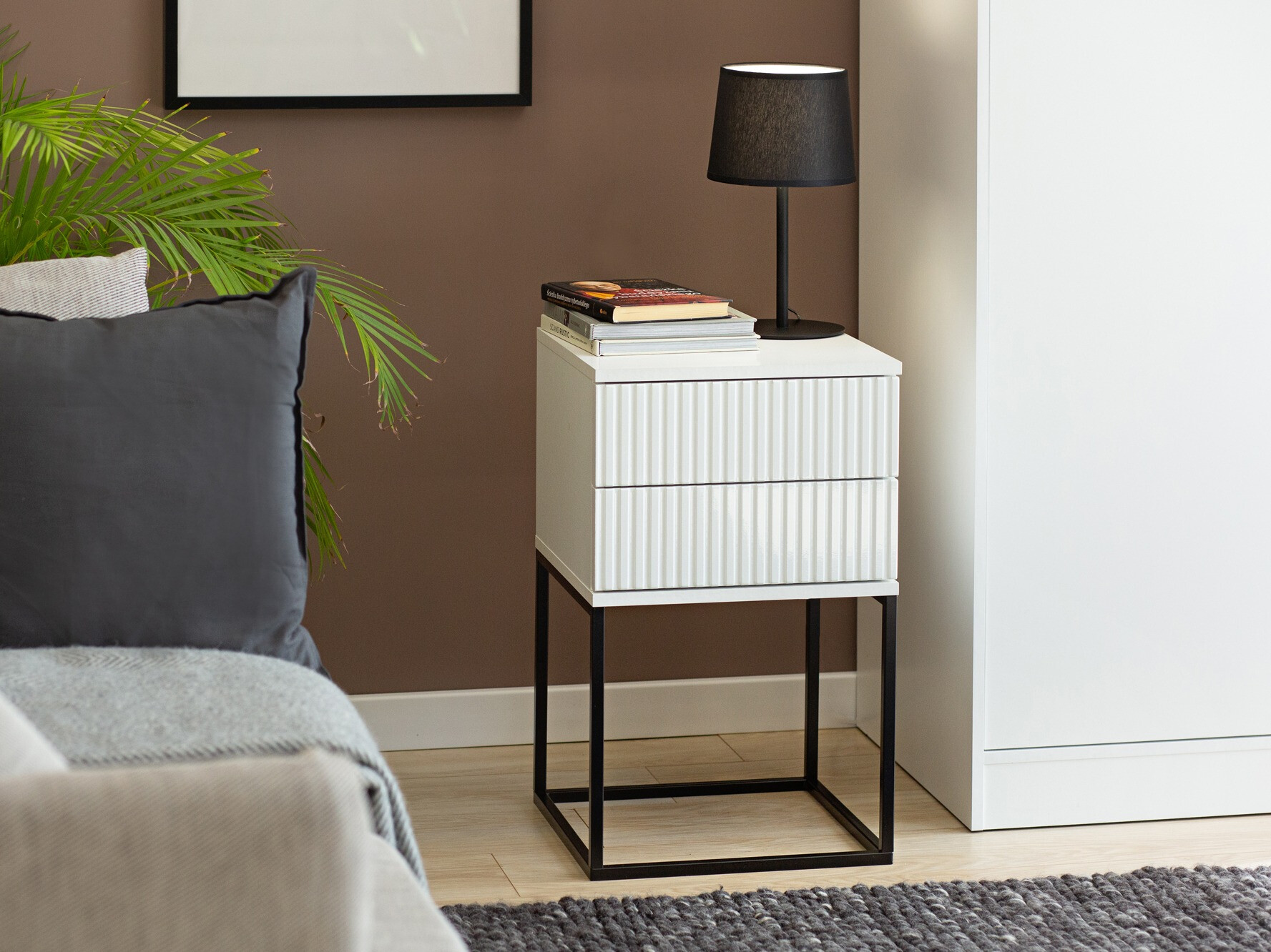 Naktsgaldiņš Bristol 195 (Balts)