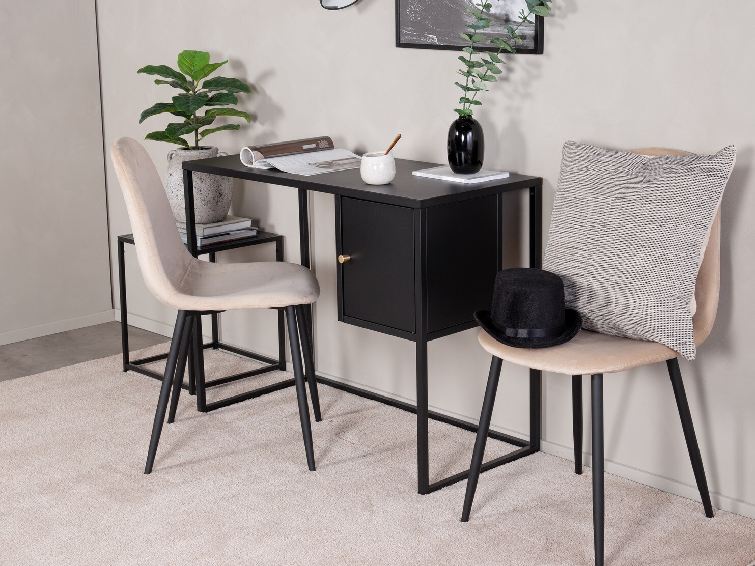 Rakstāmgalds Evasevu 103 (Melns)