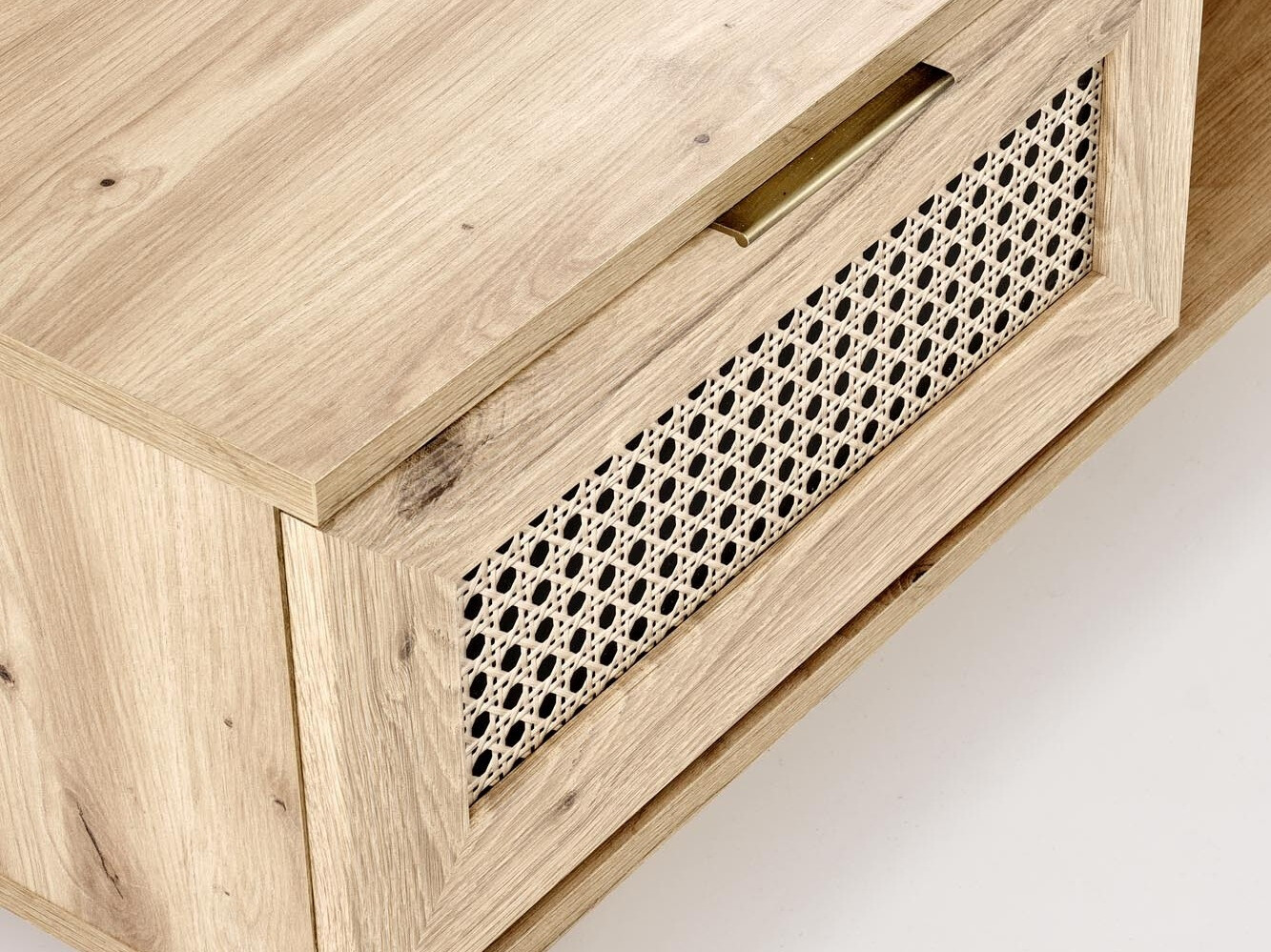 Žurnālu galdiņš Bencamu 105