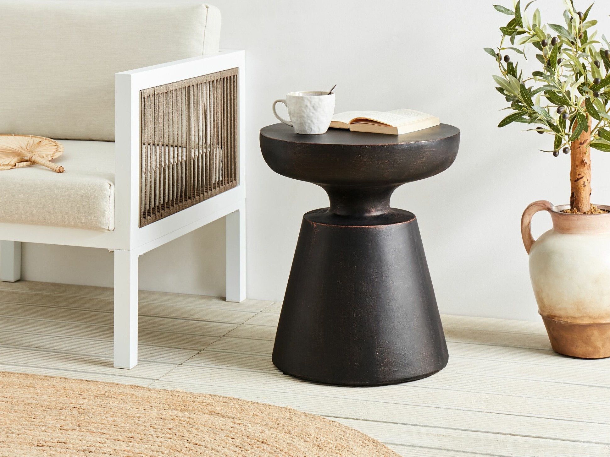 Kafijas galdiņš Berwyn 2158