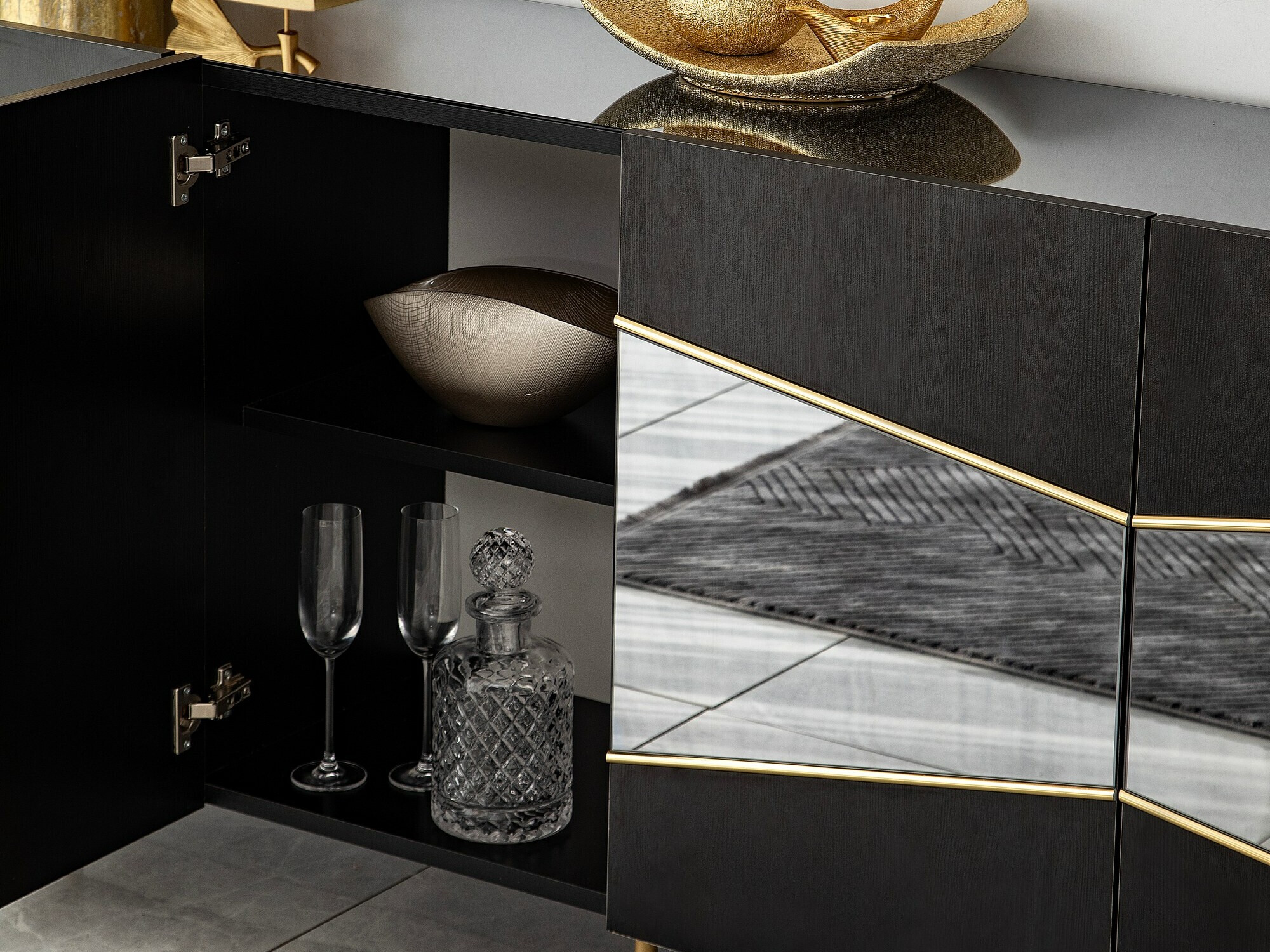 Skapis Kailua 2210 (Melns + Zelta)