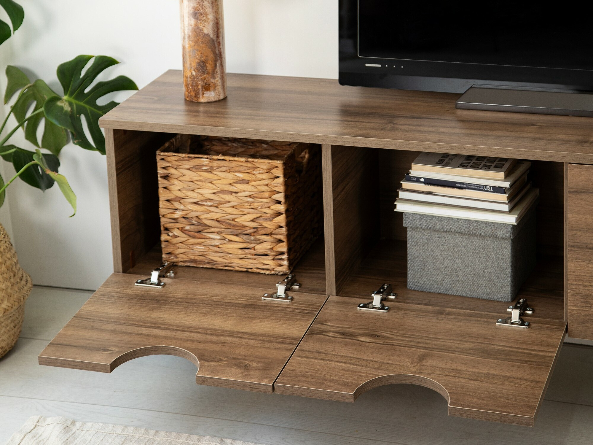 TV galds Kailua 2212 (Riekstkoks)