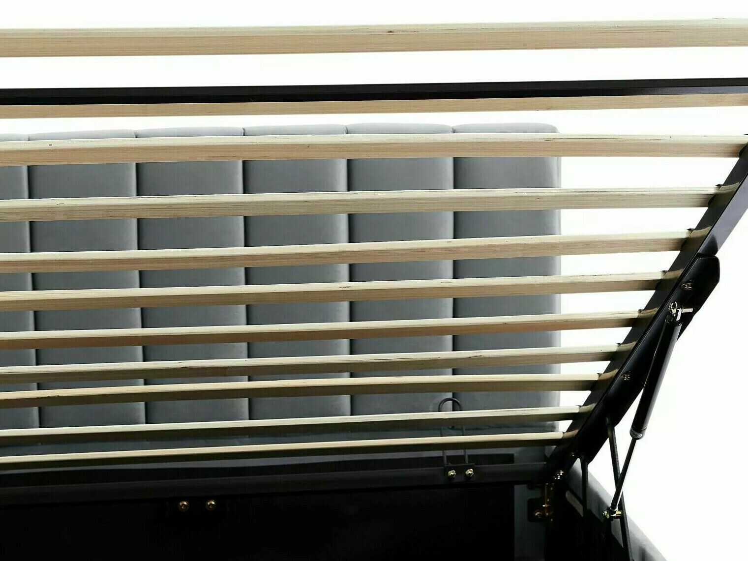 Gulta Detroit 412 (Pelēks)