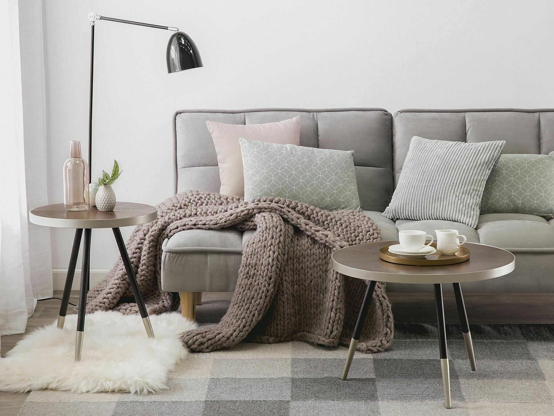 Kafijas galdiņš Berwyn 643 (Zelta + Tumšs koks)