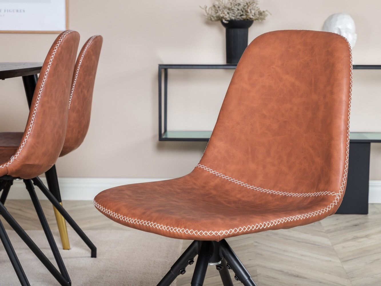 Ēdamistabas komplekts Dallas 2578 (Melns + Misiņš)