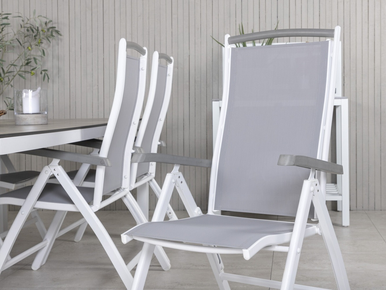 Galds un krēslu komplekts Dallas 2492 (Pelēks + Balts)