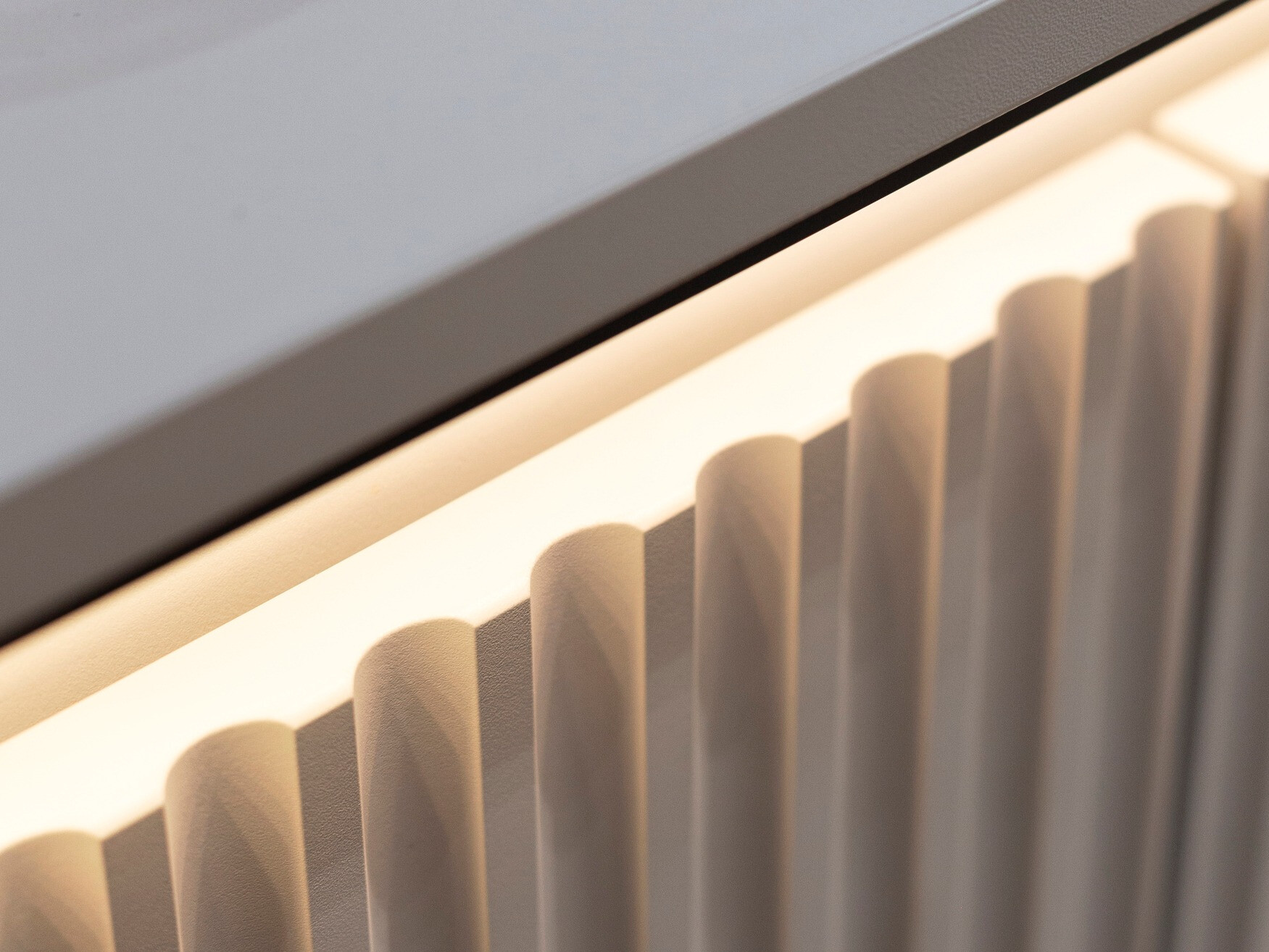 Skapis Fernolu 102 (Pelēks + Melns)