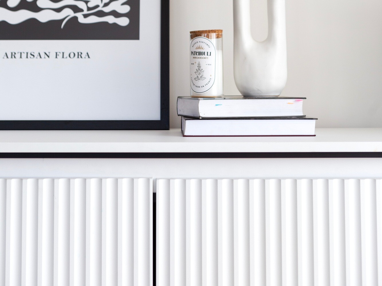 TV galds Fernolu 104 (Balts + Melns)