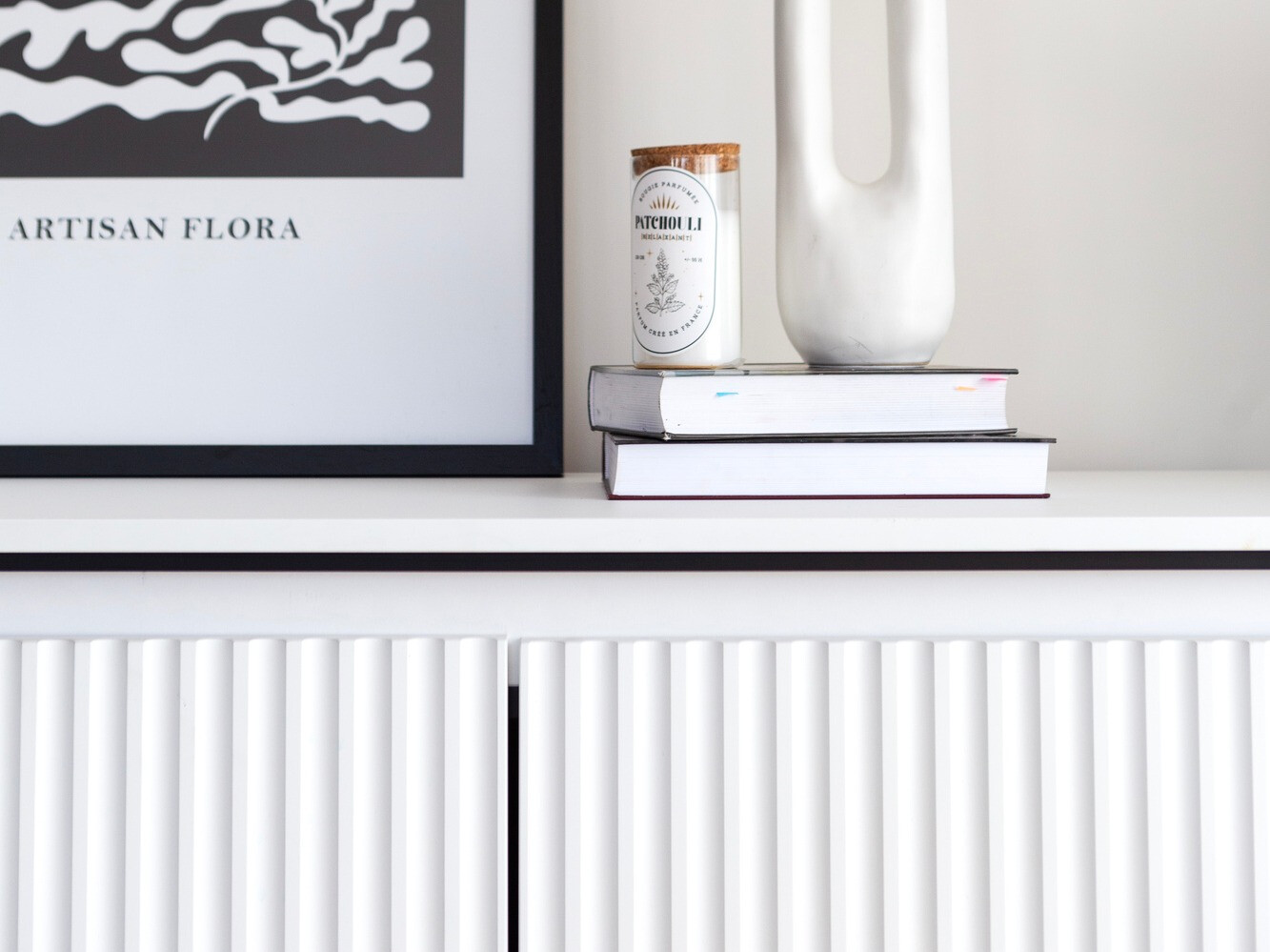 TV galds Fernolu 105 (Balts + Melns)