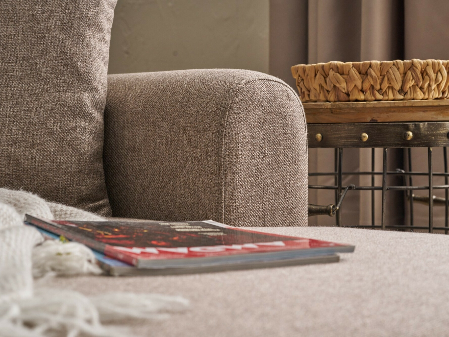 Stūra dīvāns Altadena 592 (Brūns)