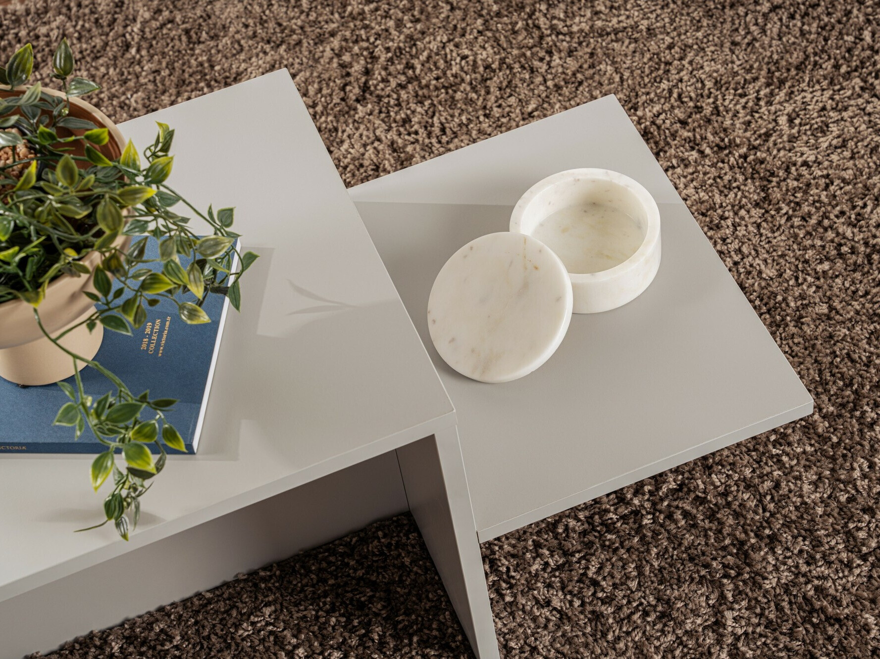 Žurnālu galdiņš Novato 104 (Pelēks)