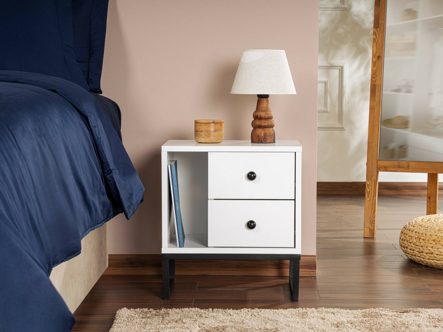 Naktsgaldiņš Novato 109 (Balts + Melns)