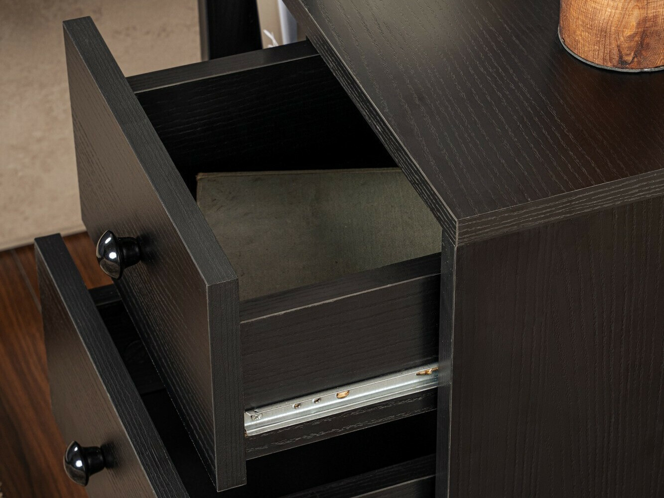 Naktsgaldiņš Novato 109 (Melns)