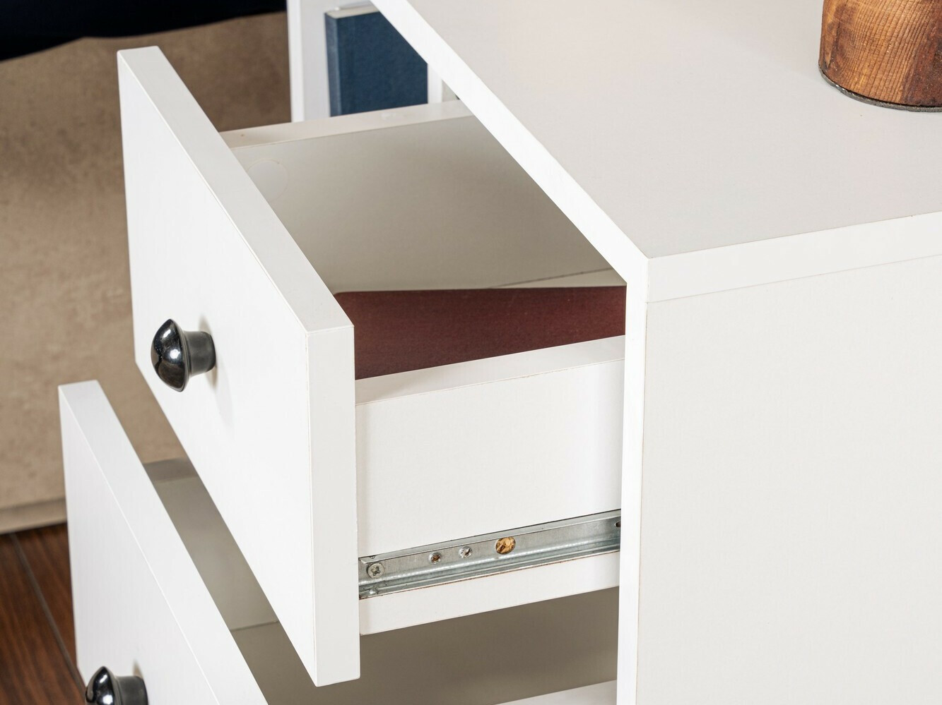 Прикроватная тумбочка Novato 109 (Белый + Чёрный)