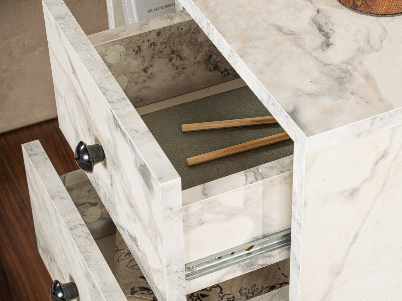 Прикроватная тумбочка Novato 109 (Белый мрамор + Золотой)