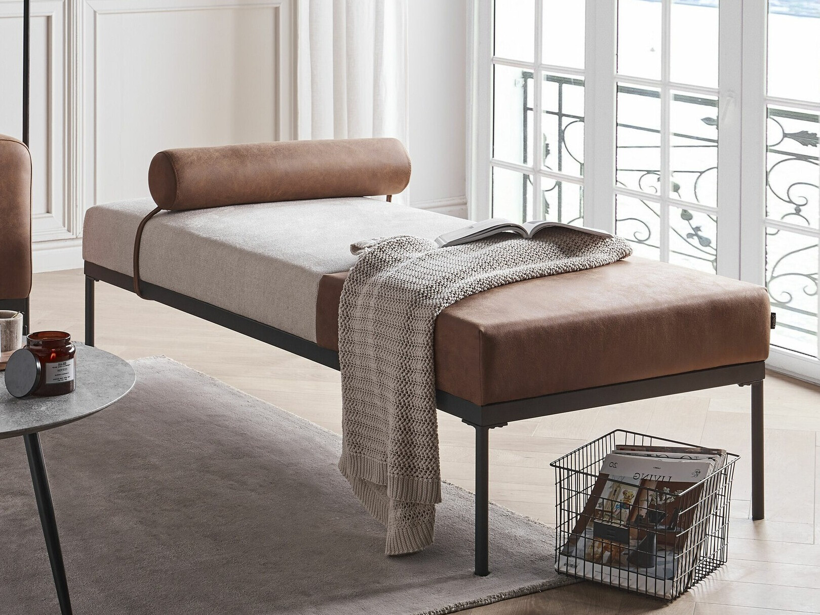 Kušete Berwyn 2204 (Bēšs + Brūns)