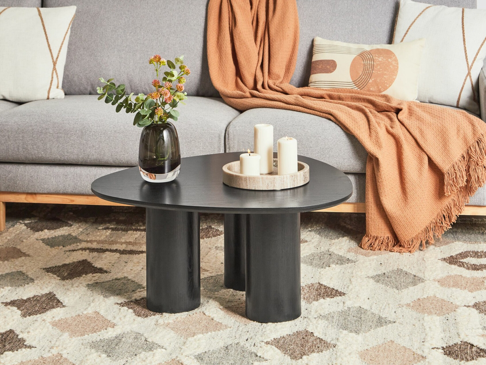 Žurnālu galdiņš Berwyn 2310 (Melns)