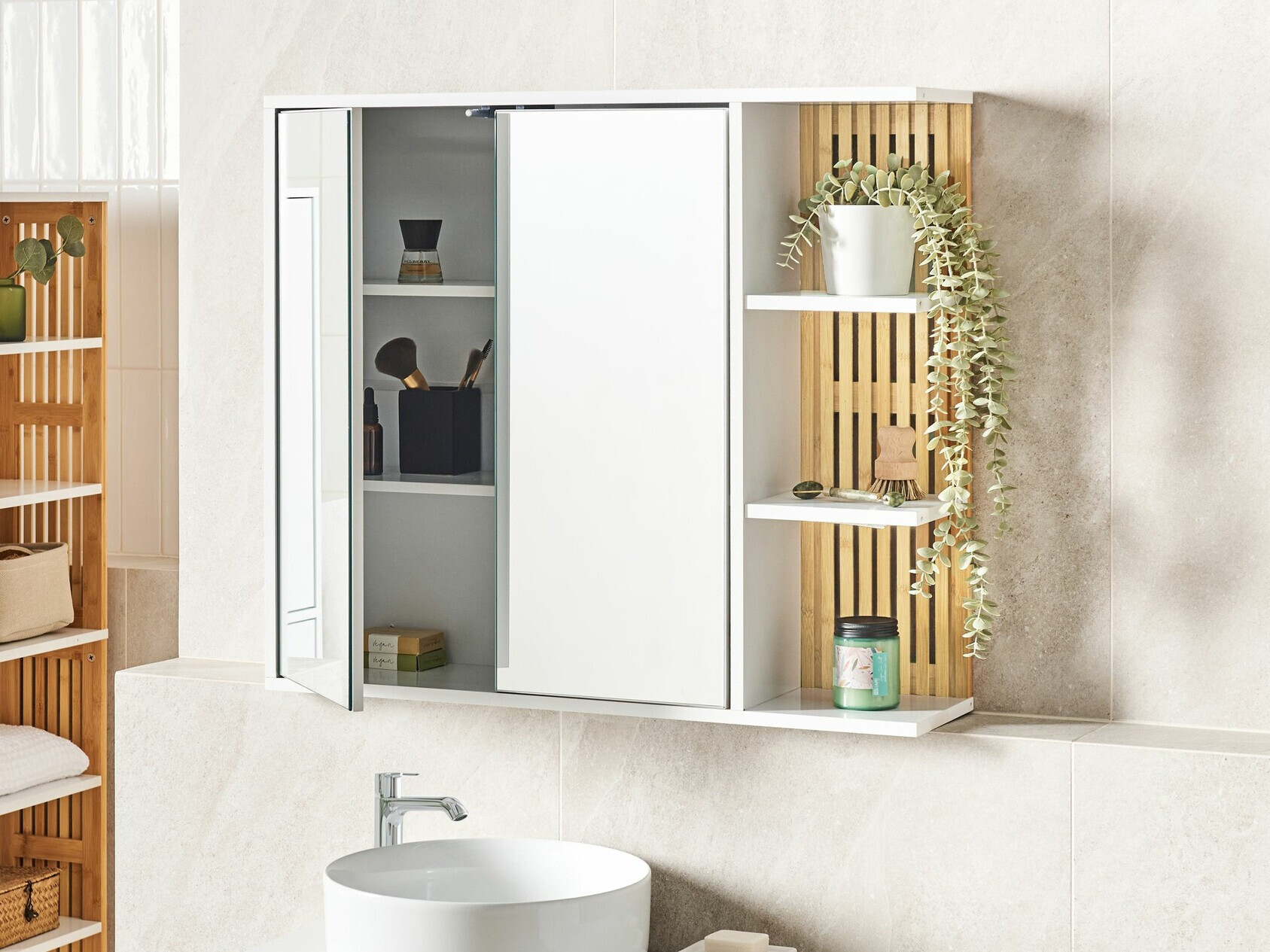 Vannas istabas skapis ar spoguli Berwyn 2343