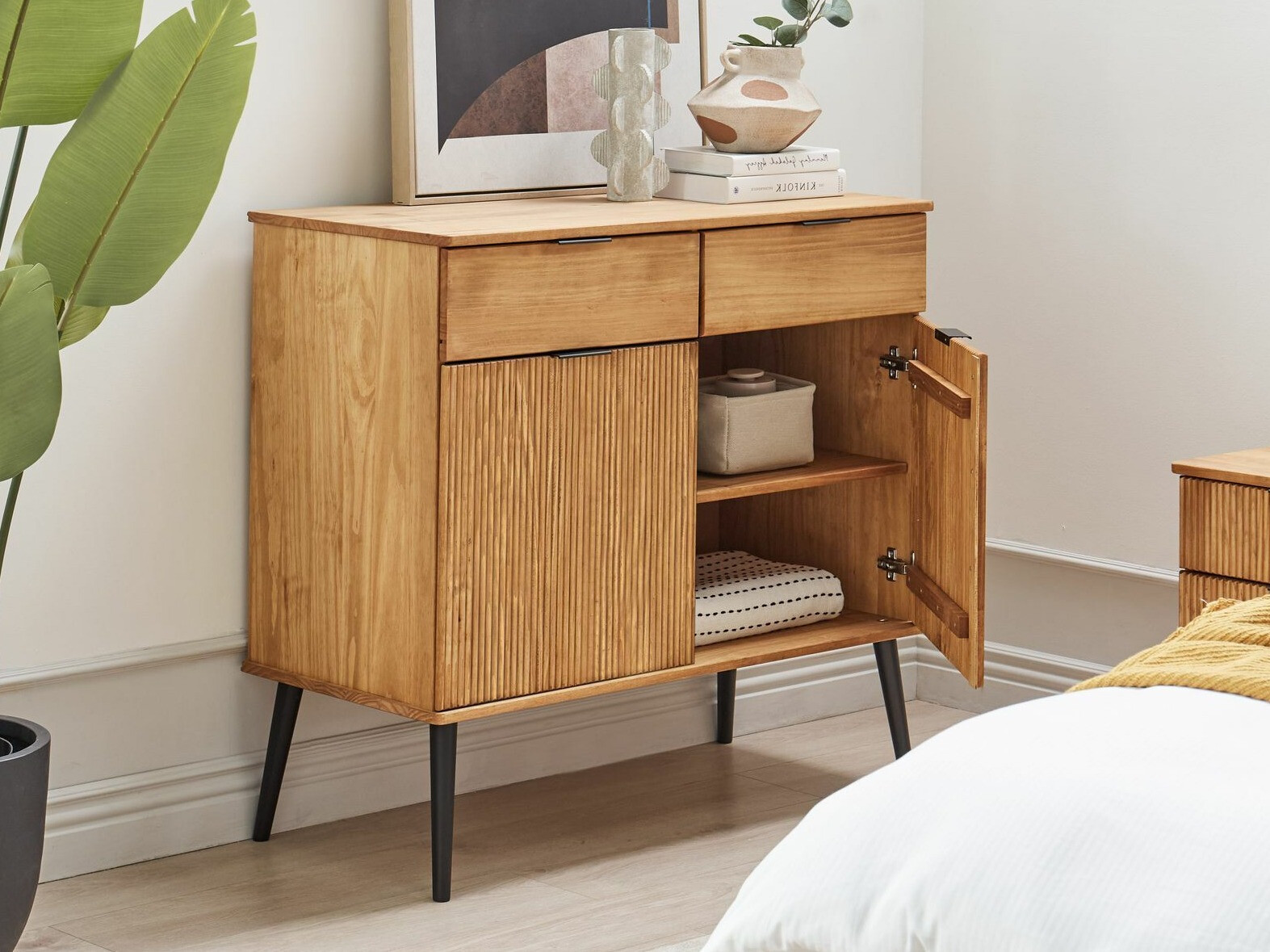 Kомод Lirfioe 101