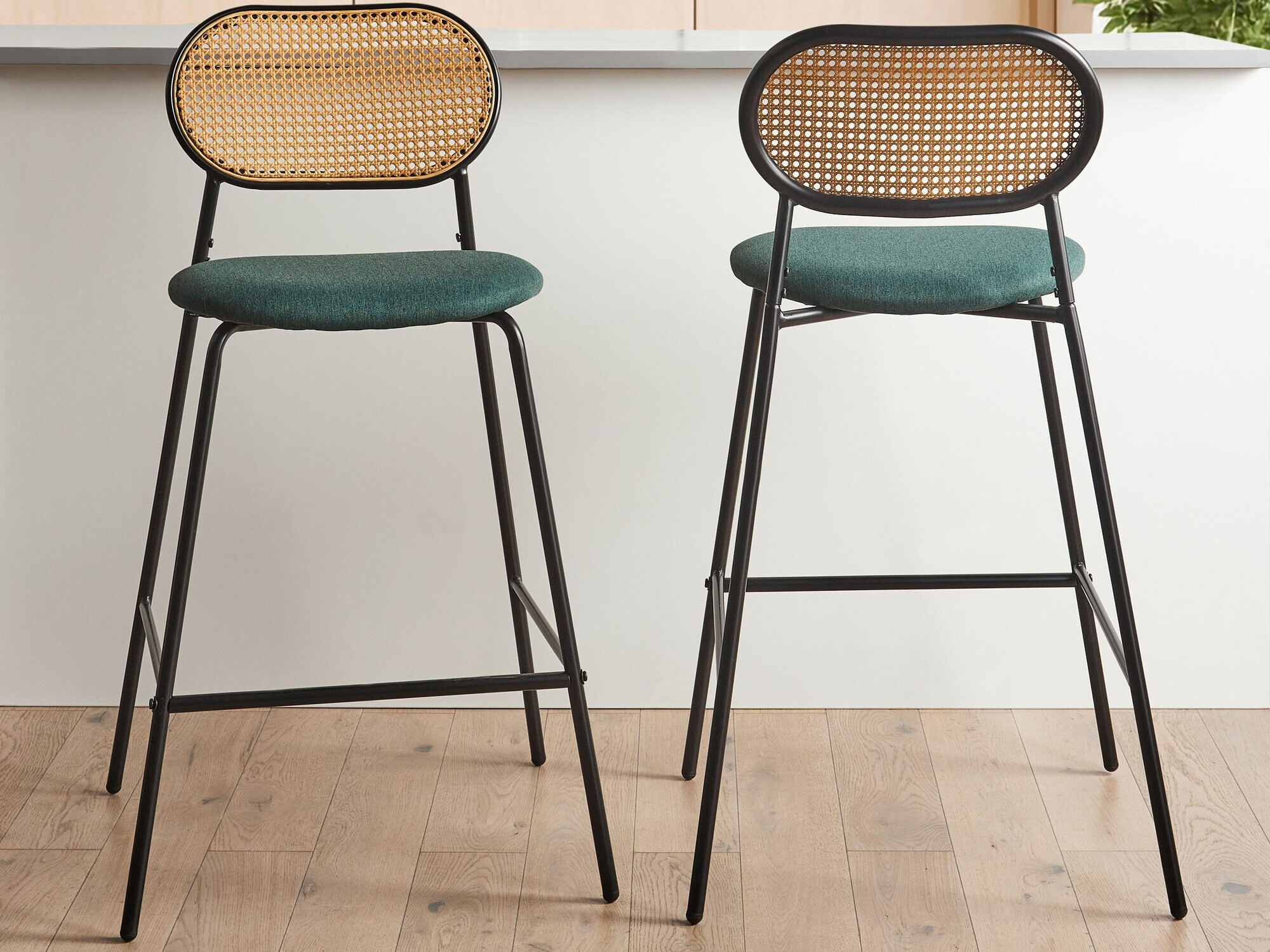 Bāra krēsls Berwyn 2426 (Melns)