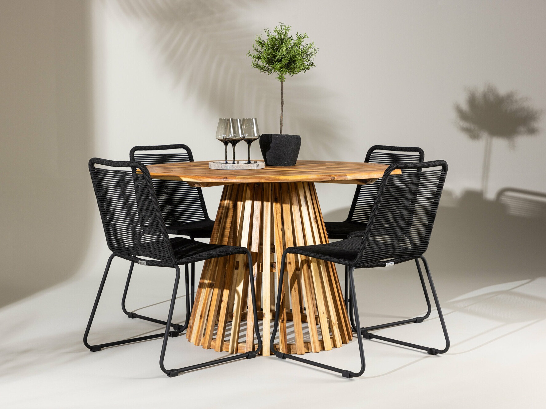 Galds un krēslu komplekts Dallas 4630 (Melns)