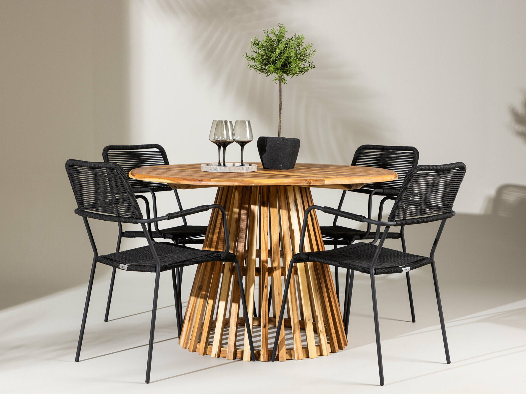 Galds un krēslu komplekts Dallas 4631 (Melns)