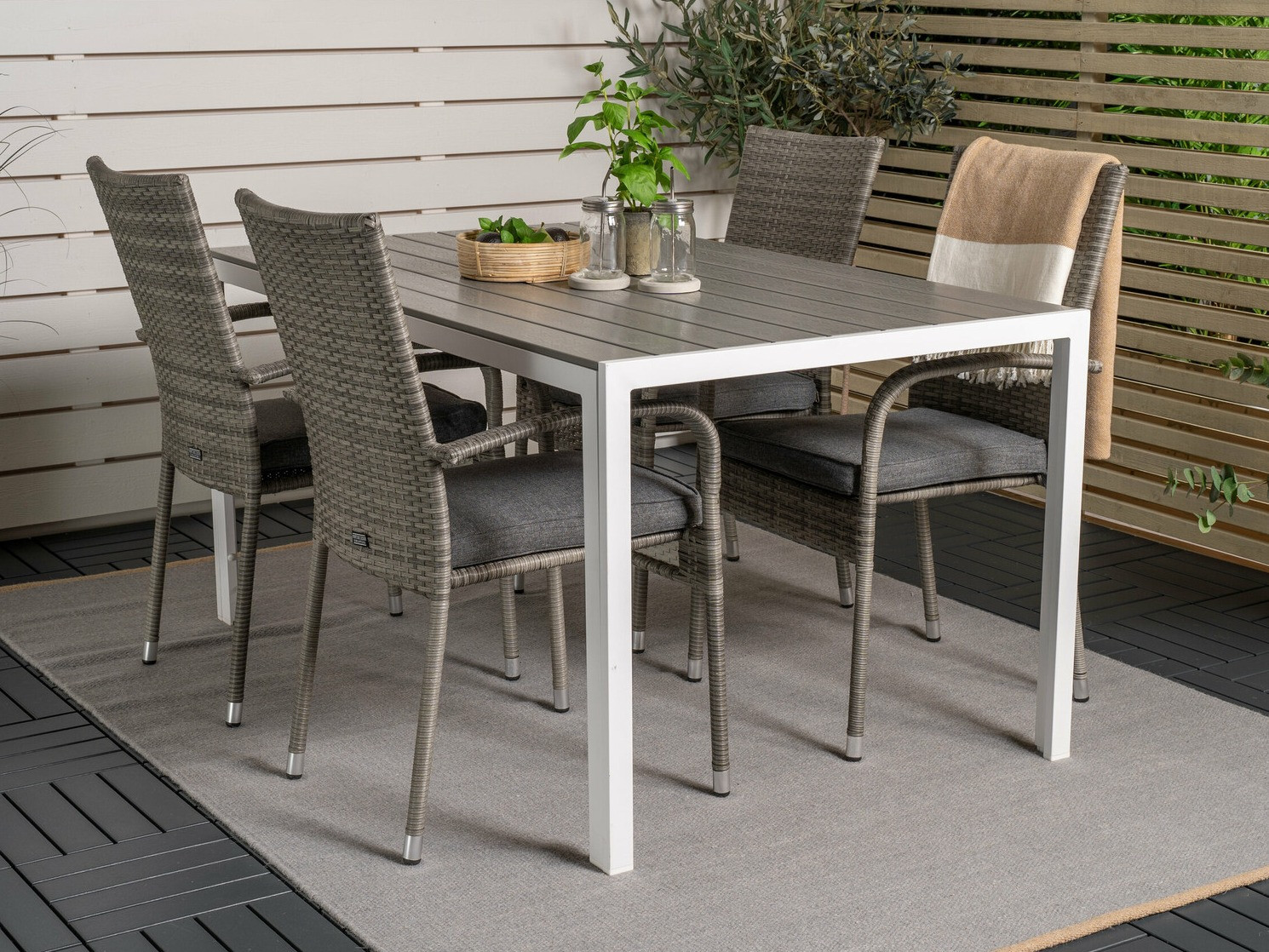 Galds un krēslu komplekts Dallas 4660