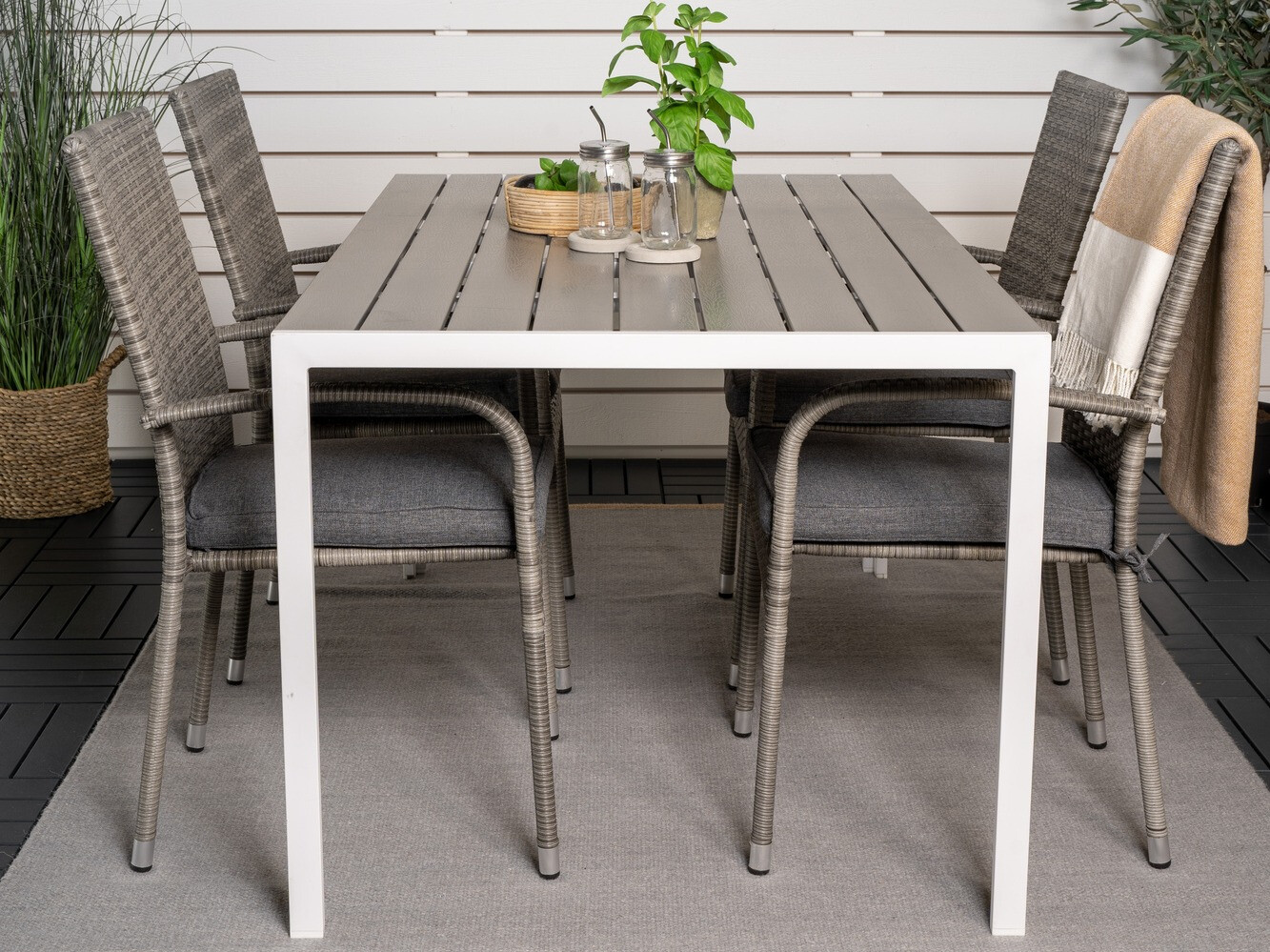 Galds un krēslu komplekts Dallas 4660