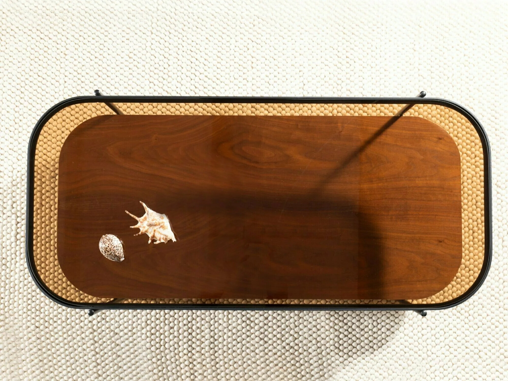 Žurnālu galdiņš Detroit 662