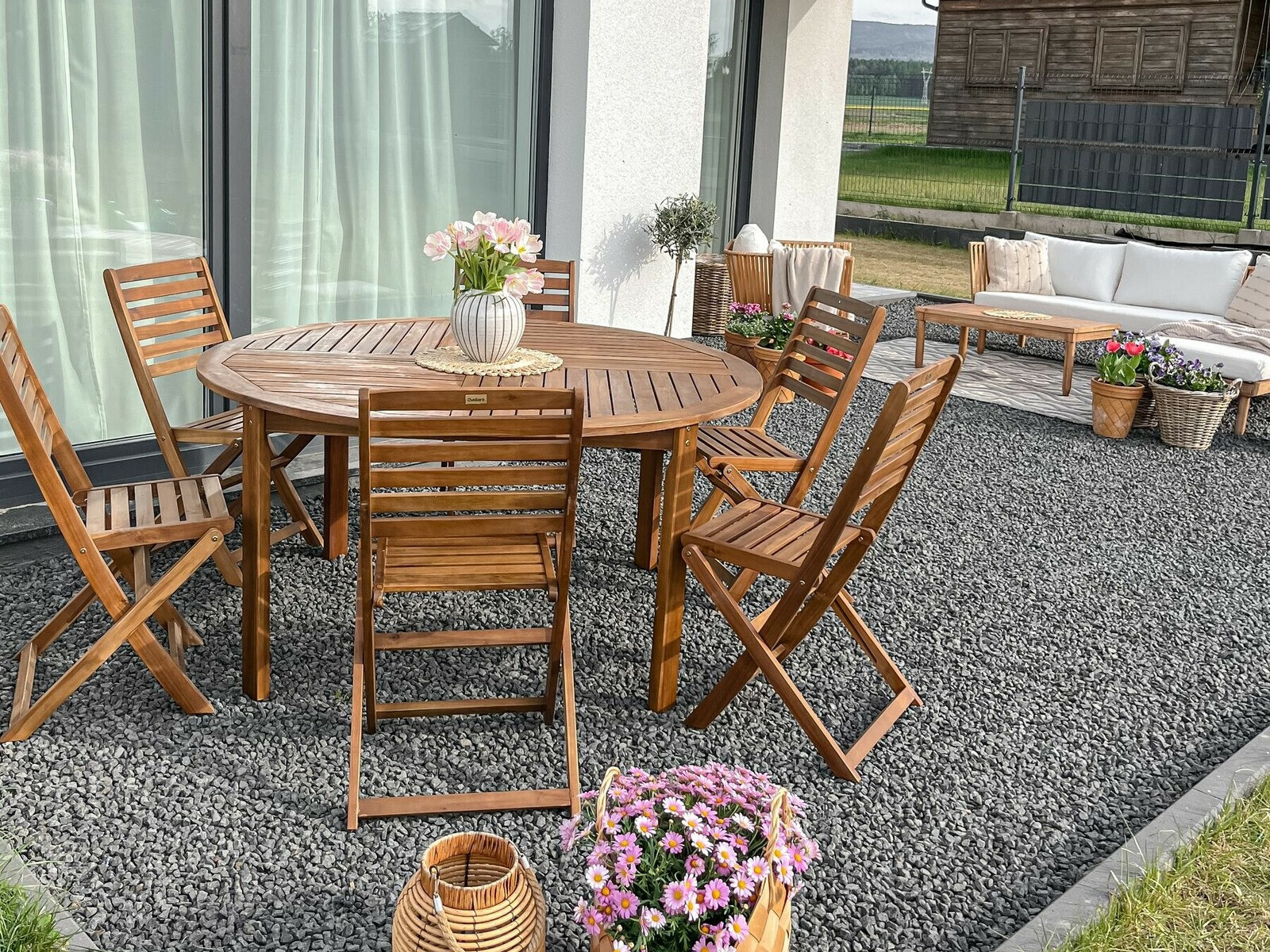 Galds un krēslu komplekts Berwyn 2492