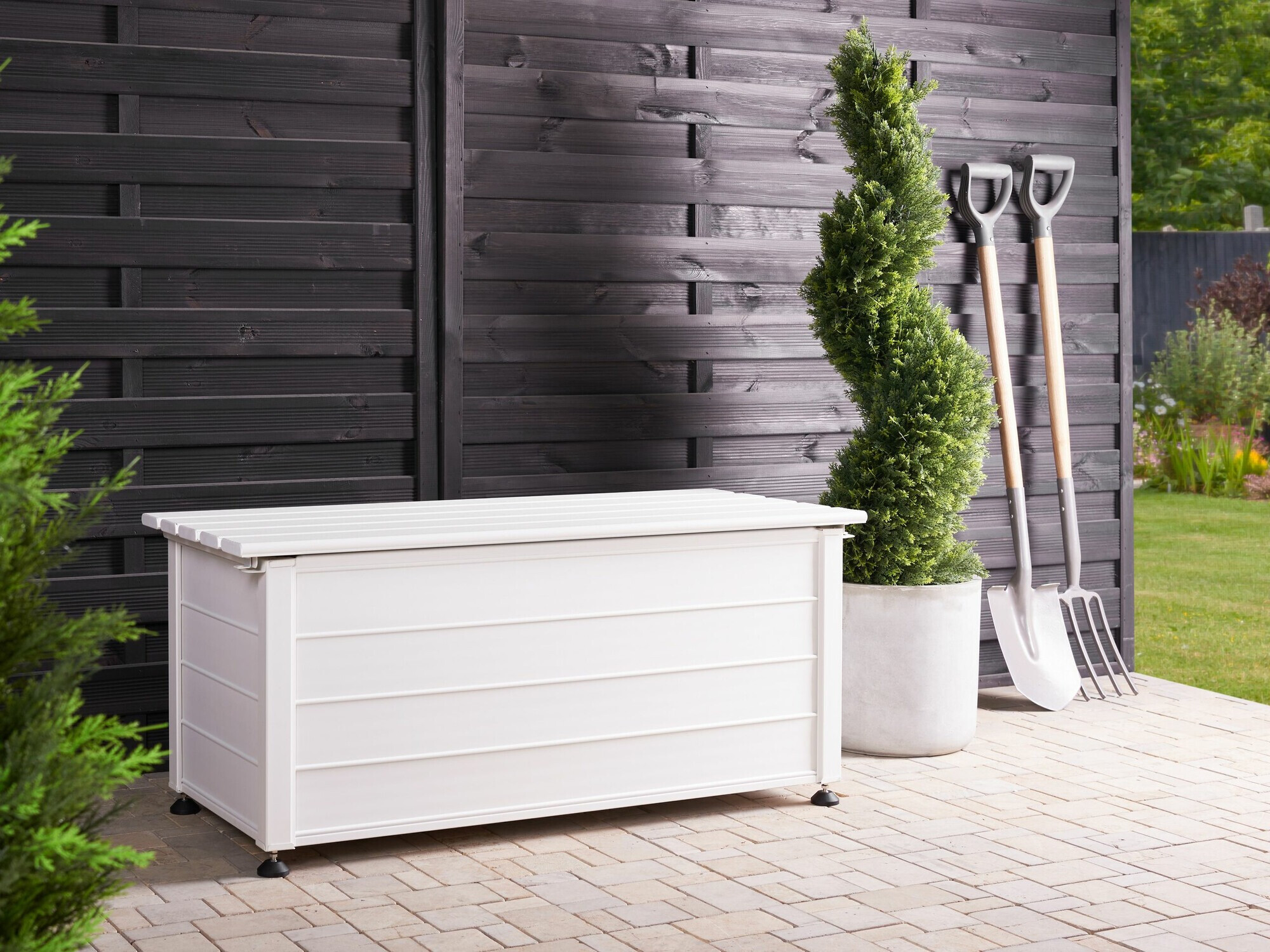 Dārza uzglabāšanas kaste Berwyn 2504 (Balts)