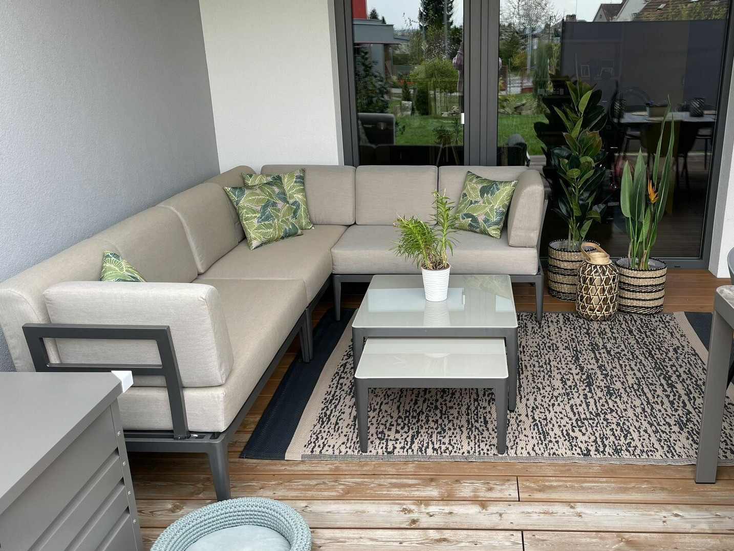 Dārza mēbeļu komplekts Berwyn 2539 (Pelēks + Bēšs)