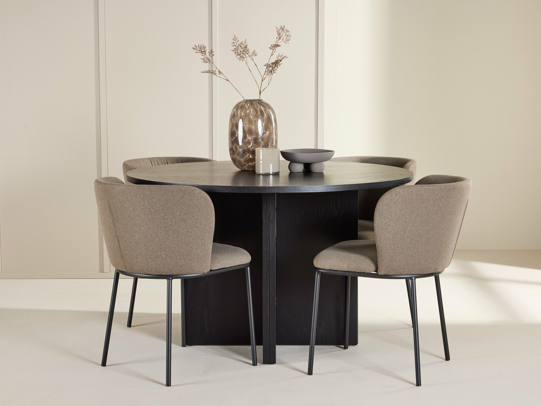 Ēdamistabas komplekts Dallas 4761 (Melns)