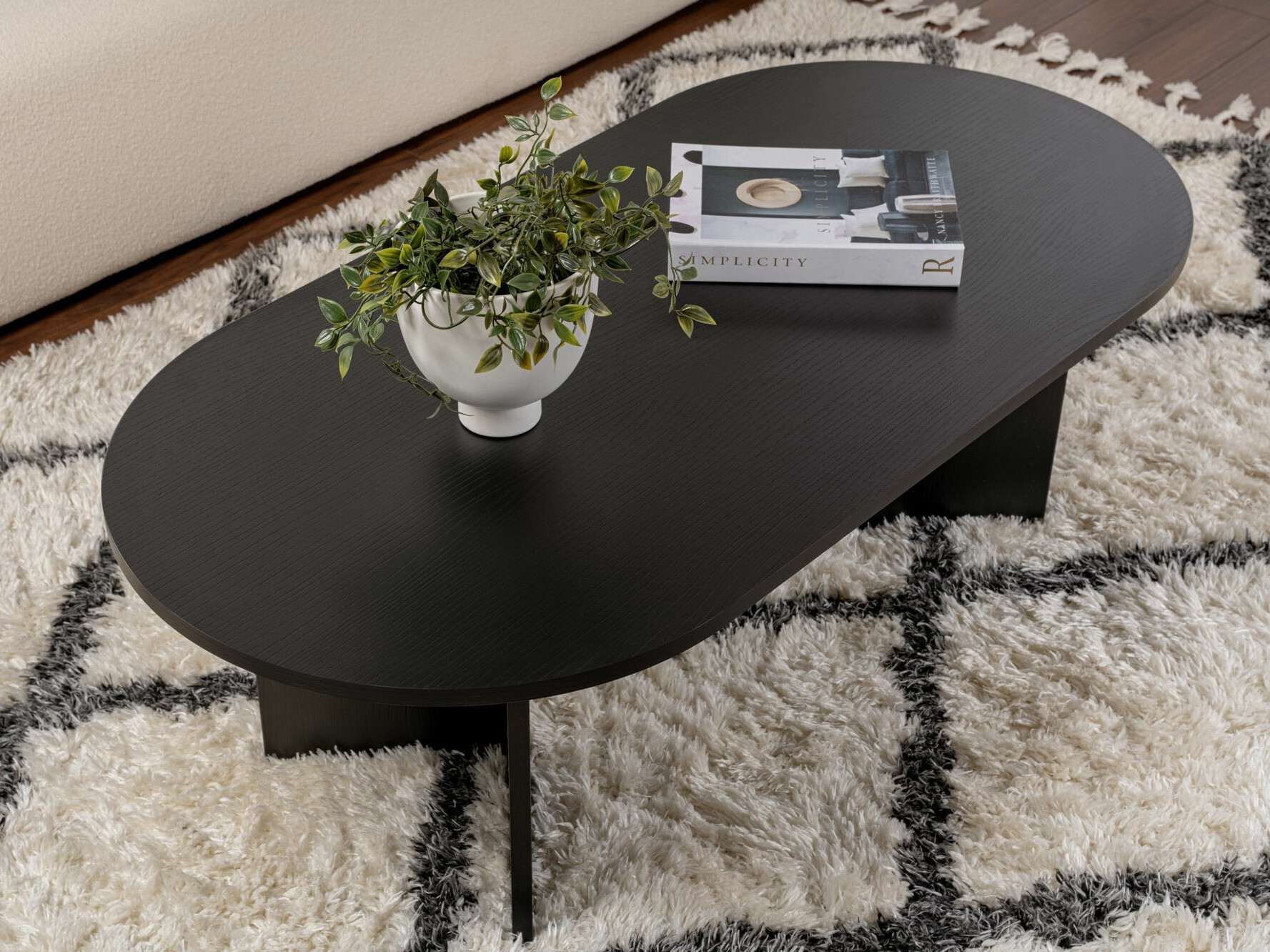 Žurnālu galdiņš Novato 111 (Melns)