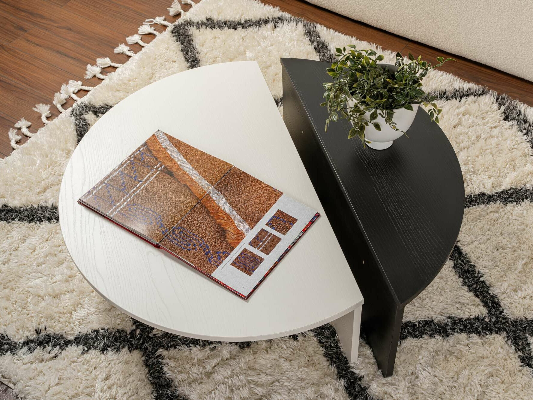 Žurnālu galdiņu komplekts Novato 100 (Krēms + Melns)