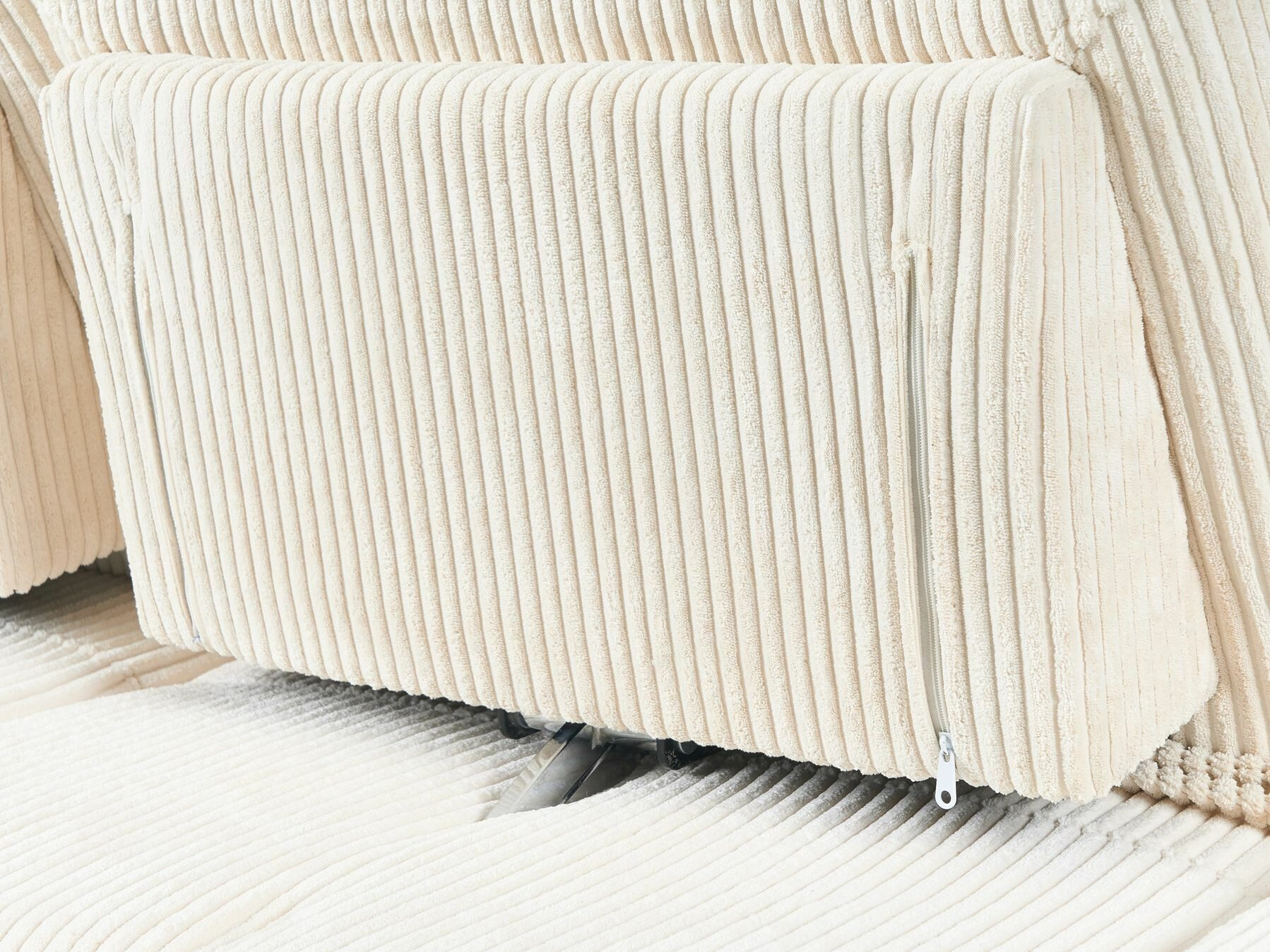 Dīvāns Berwyn 2551 (Krēms)