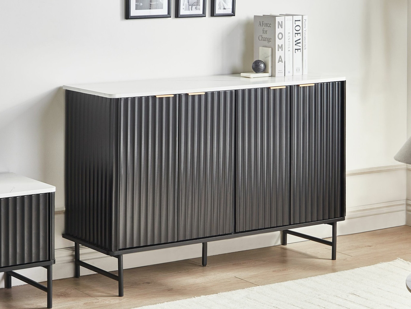 Skapis Berwyn 2577 (Melns + Balts marmors)