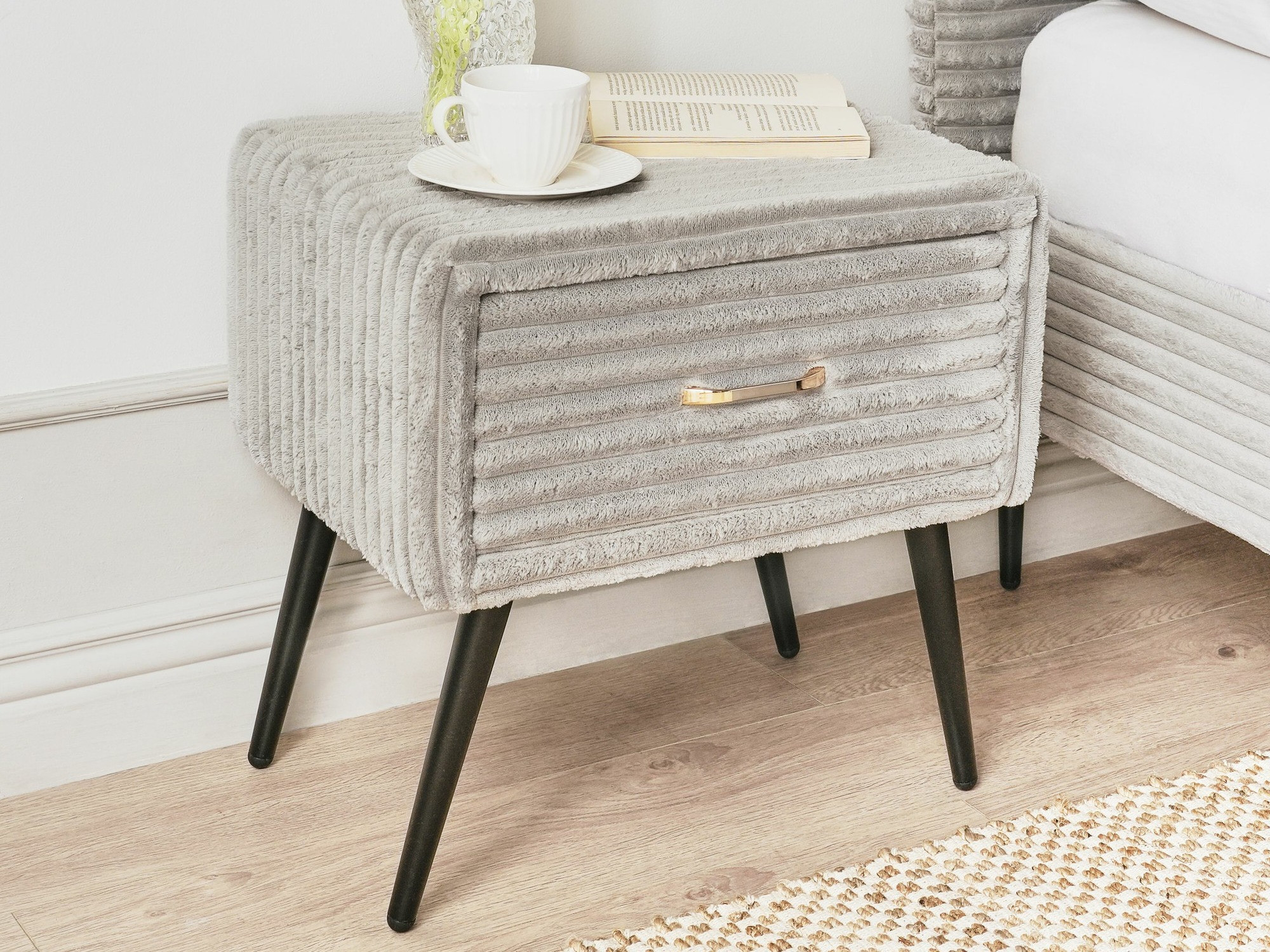 Naktsgaldiņš Berwyn 2590 (Gaiši pelēks)