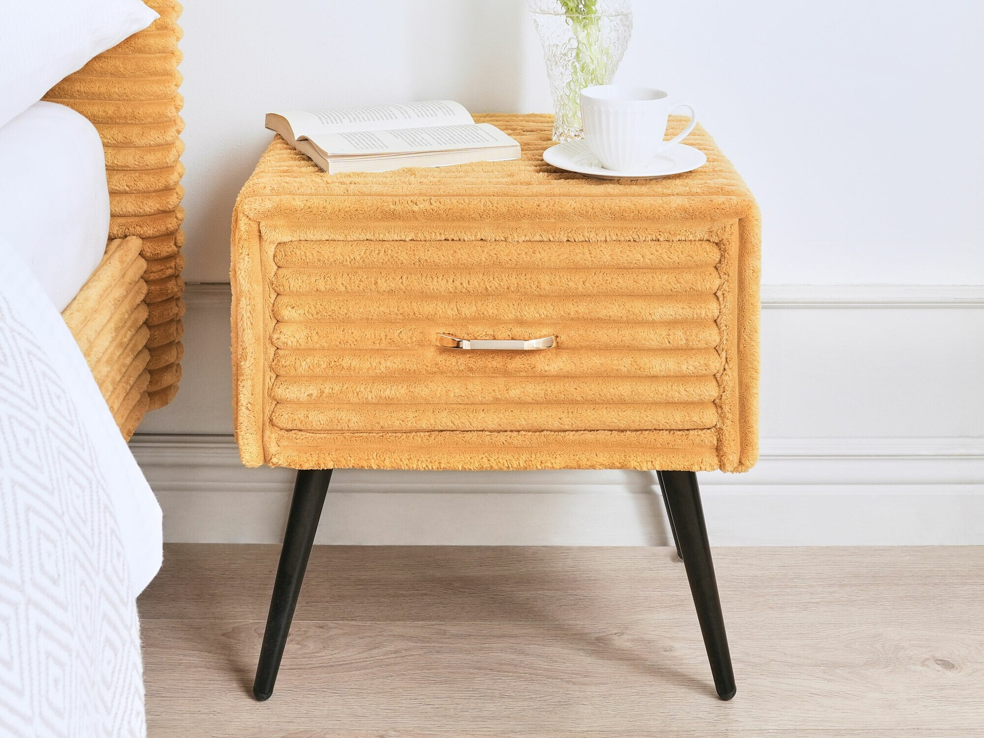 Naktsgaldiņš Berwyn 2590 (Oranžs)