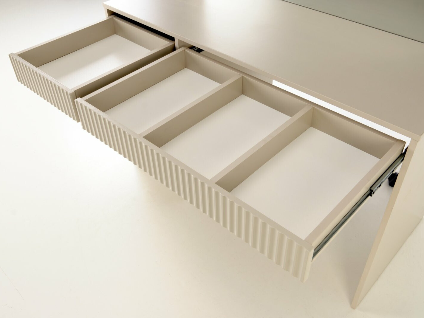 Grima galds Houston 1504 (Kašmirs)