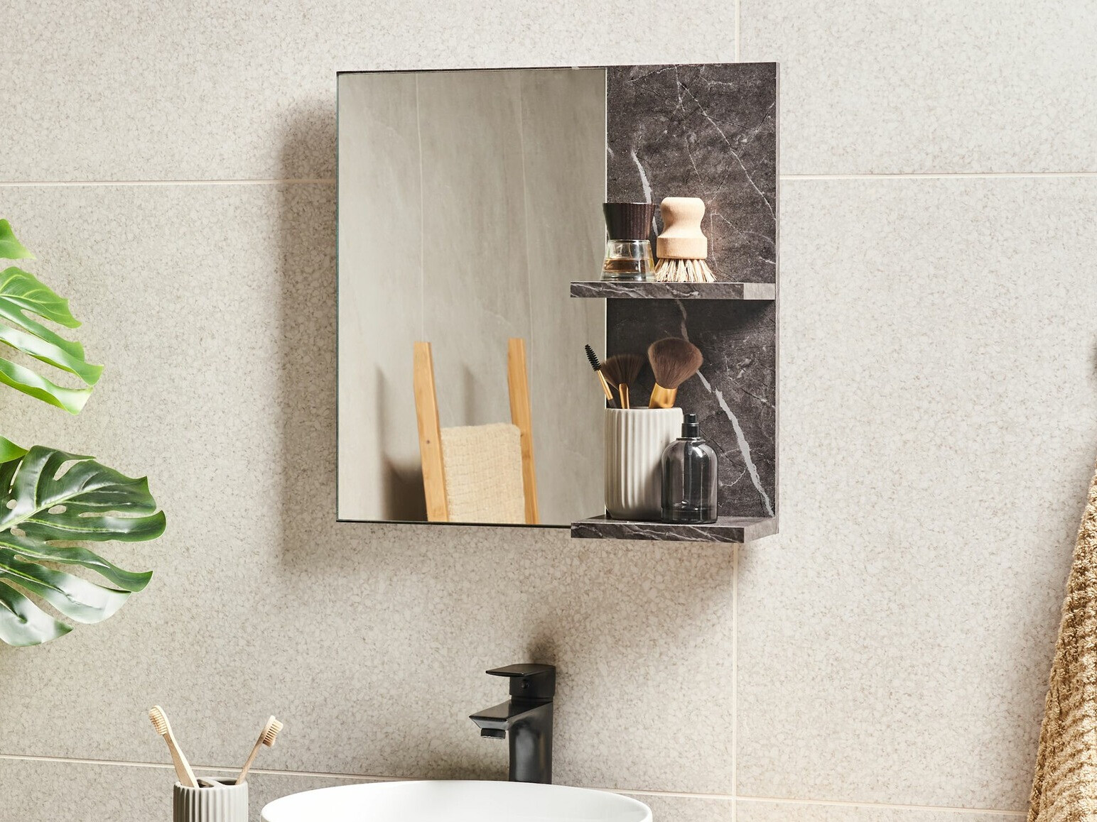 Vannas istabas spogulis Berwyn 2650 (Melnais marmors)