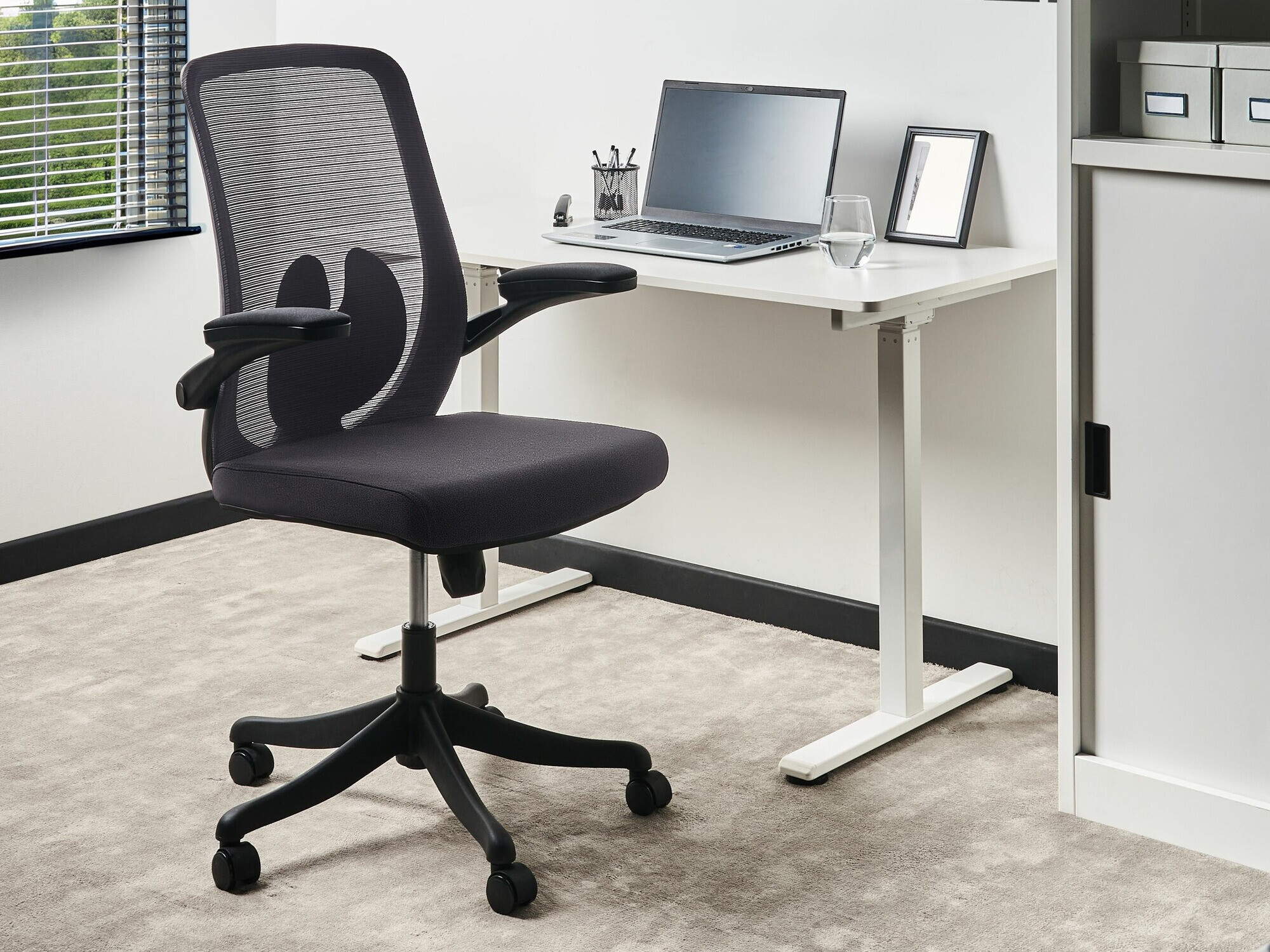 Biroja krēsls Berwyn 2687 (Melns)