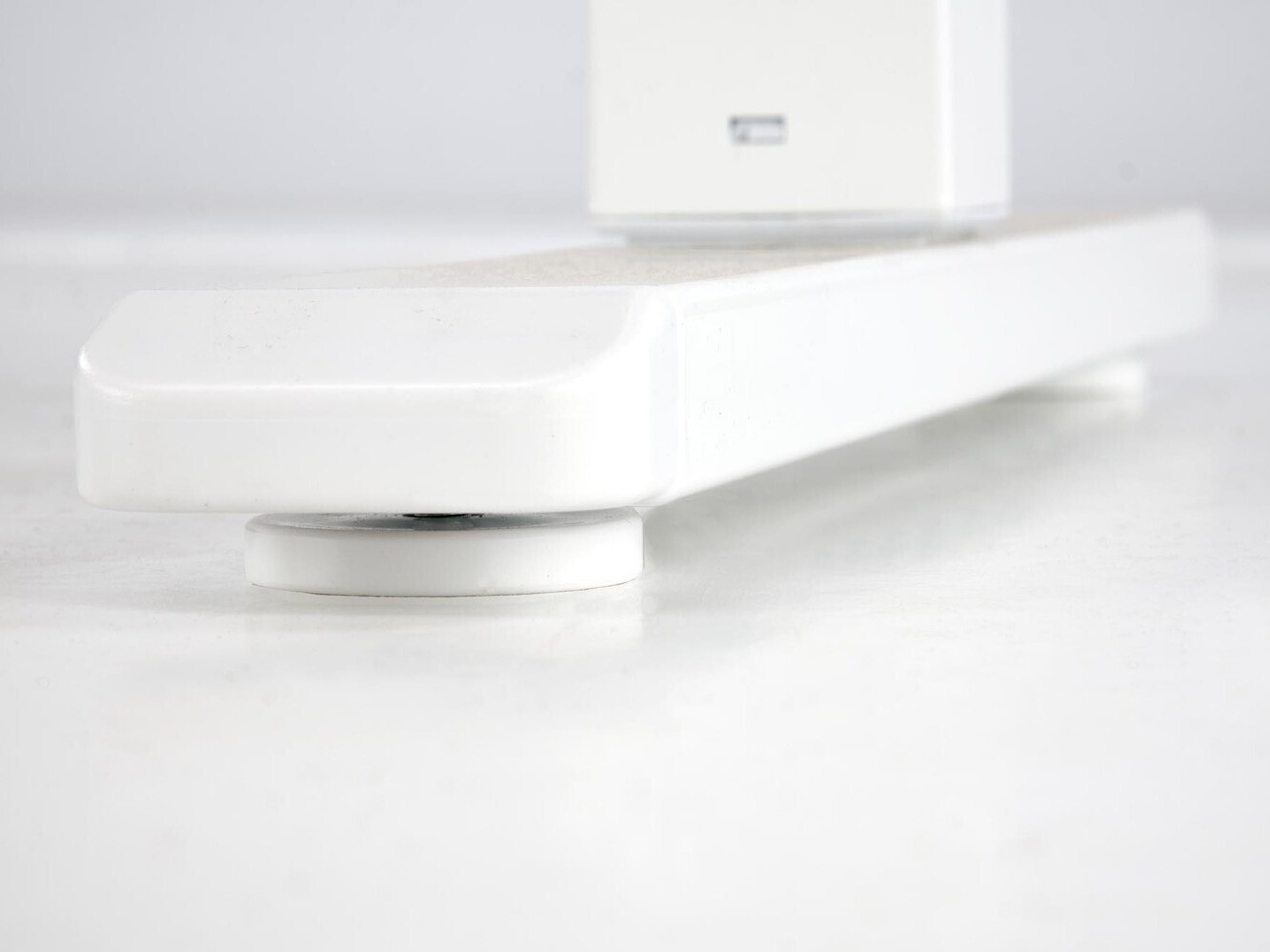 Rakstāmgalds ar regulējamu augstumu Houston 1704 (Artisan ozols + Balts)