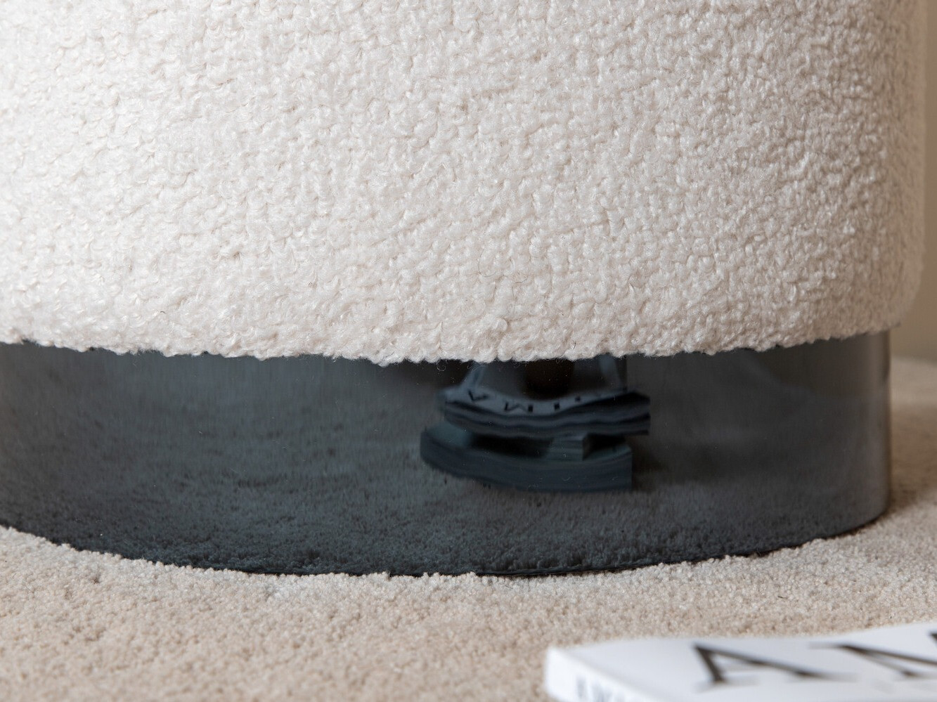 Pufs Dallas 2936 (Balts + Glancēts melns)