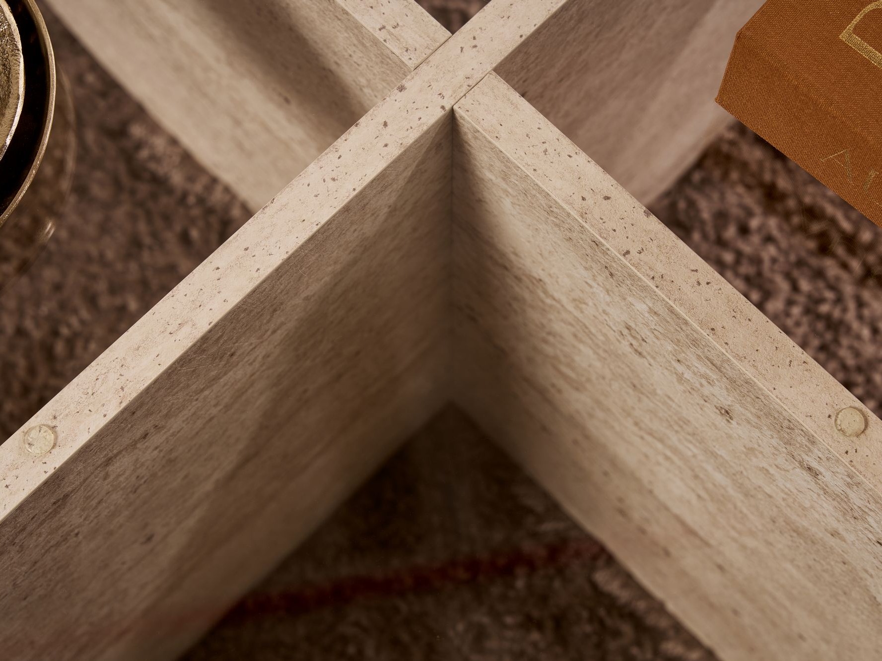 Žurnālu galdiņš Novato 117 (II)